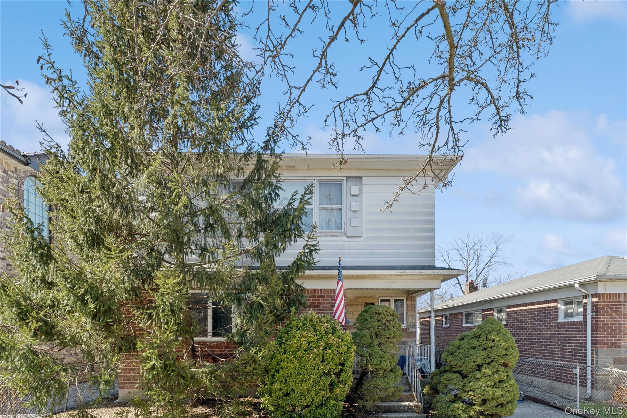 6912 Cloverdale Boulevard Property Photo 2