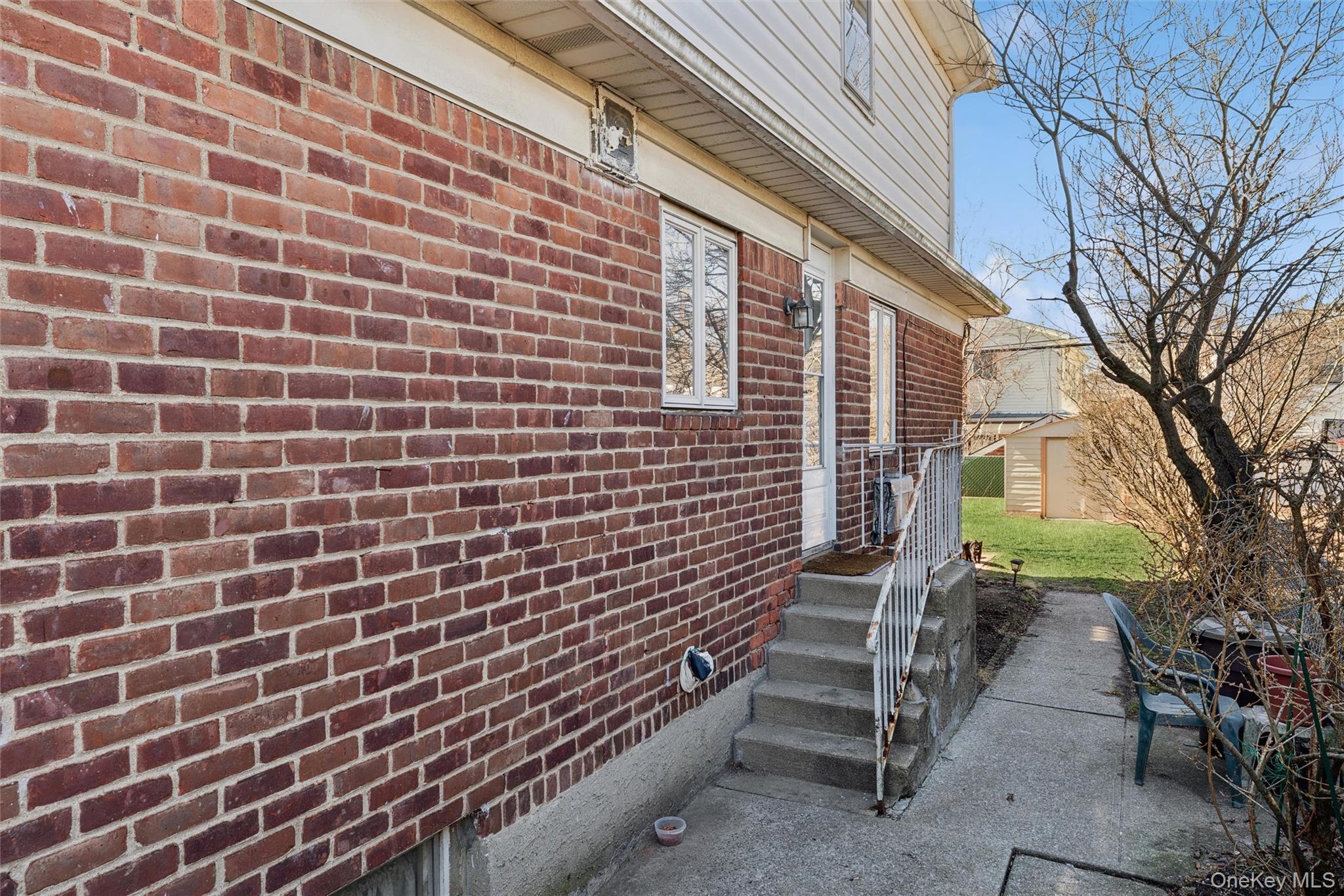6912 Cloverdale Boulevard Property Photo 4