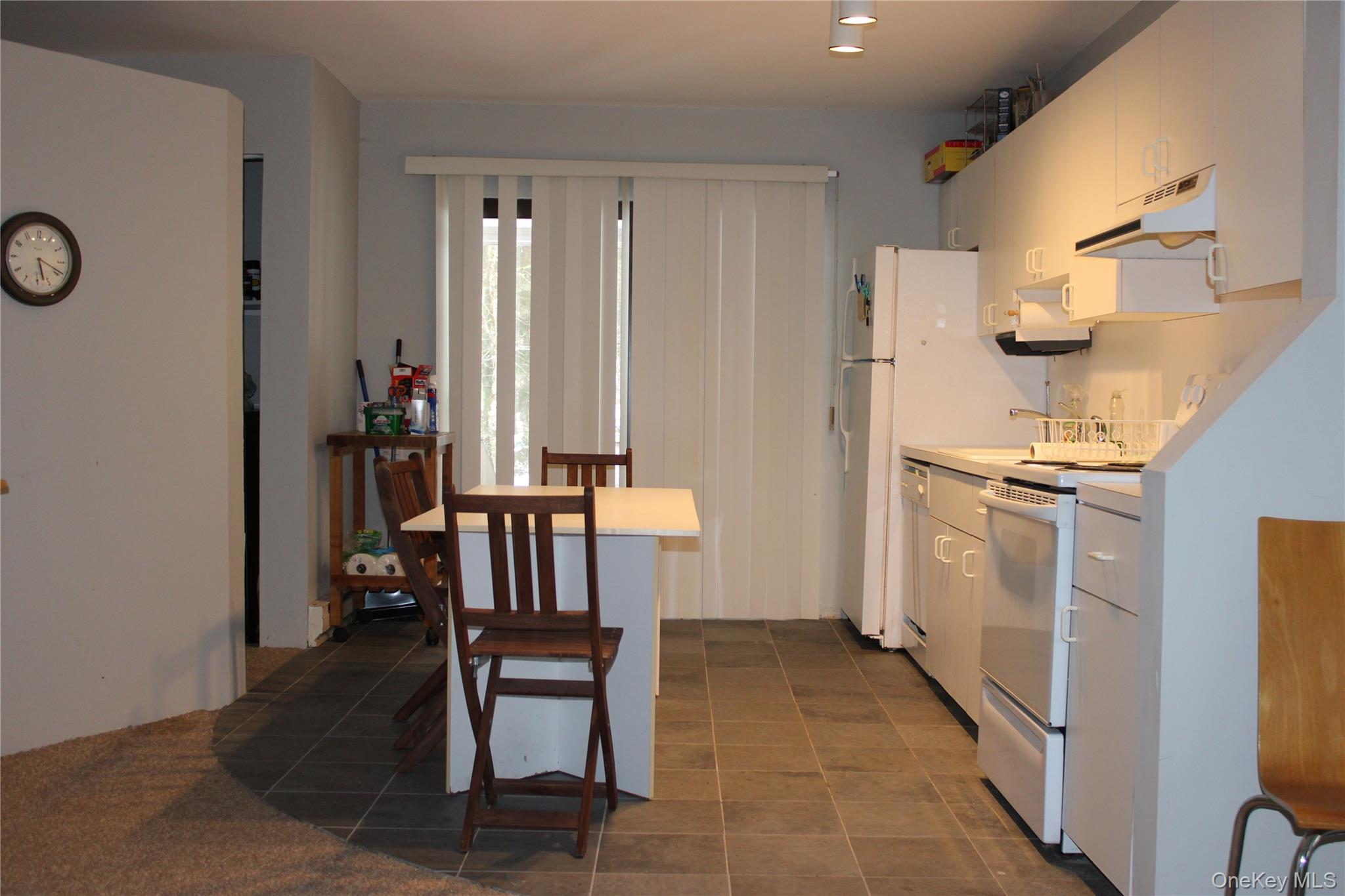 41 W Delaware Ext. Place Property Photo 4