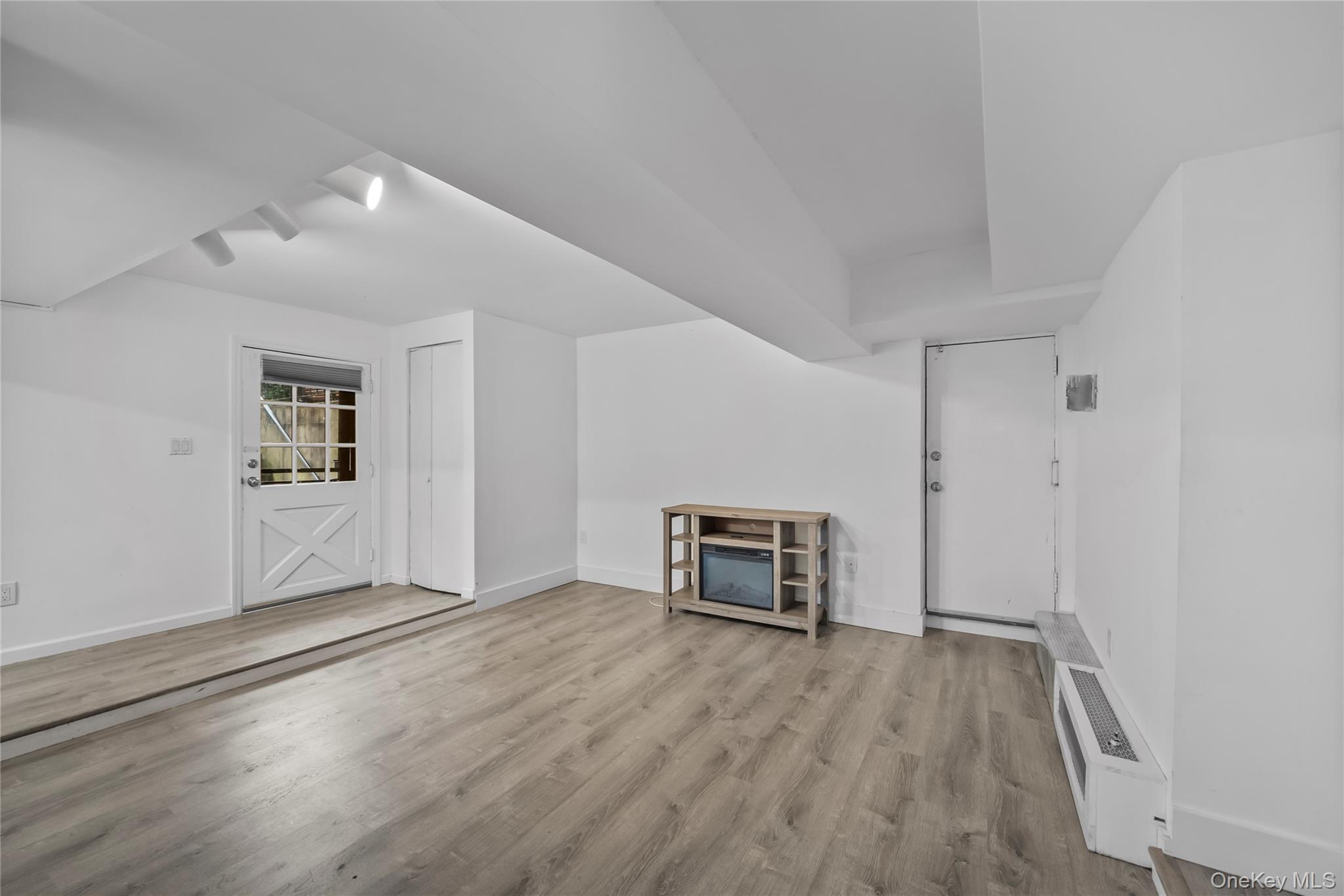 1440 Boston Post Road 8k Property Photo 11