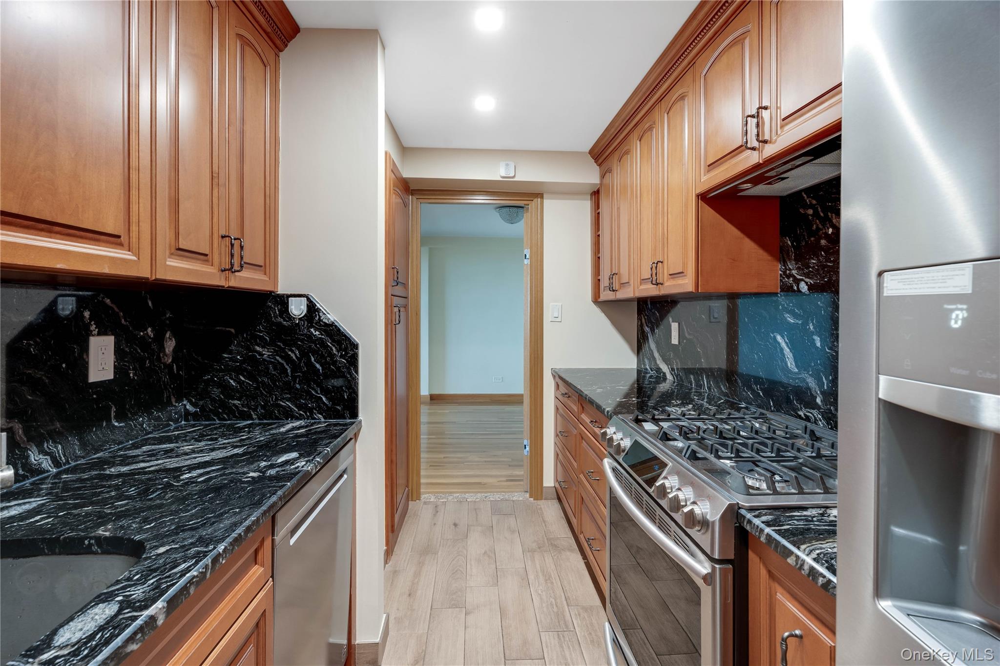 2711 Avenue X 6d Property Photo 7
