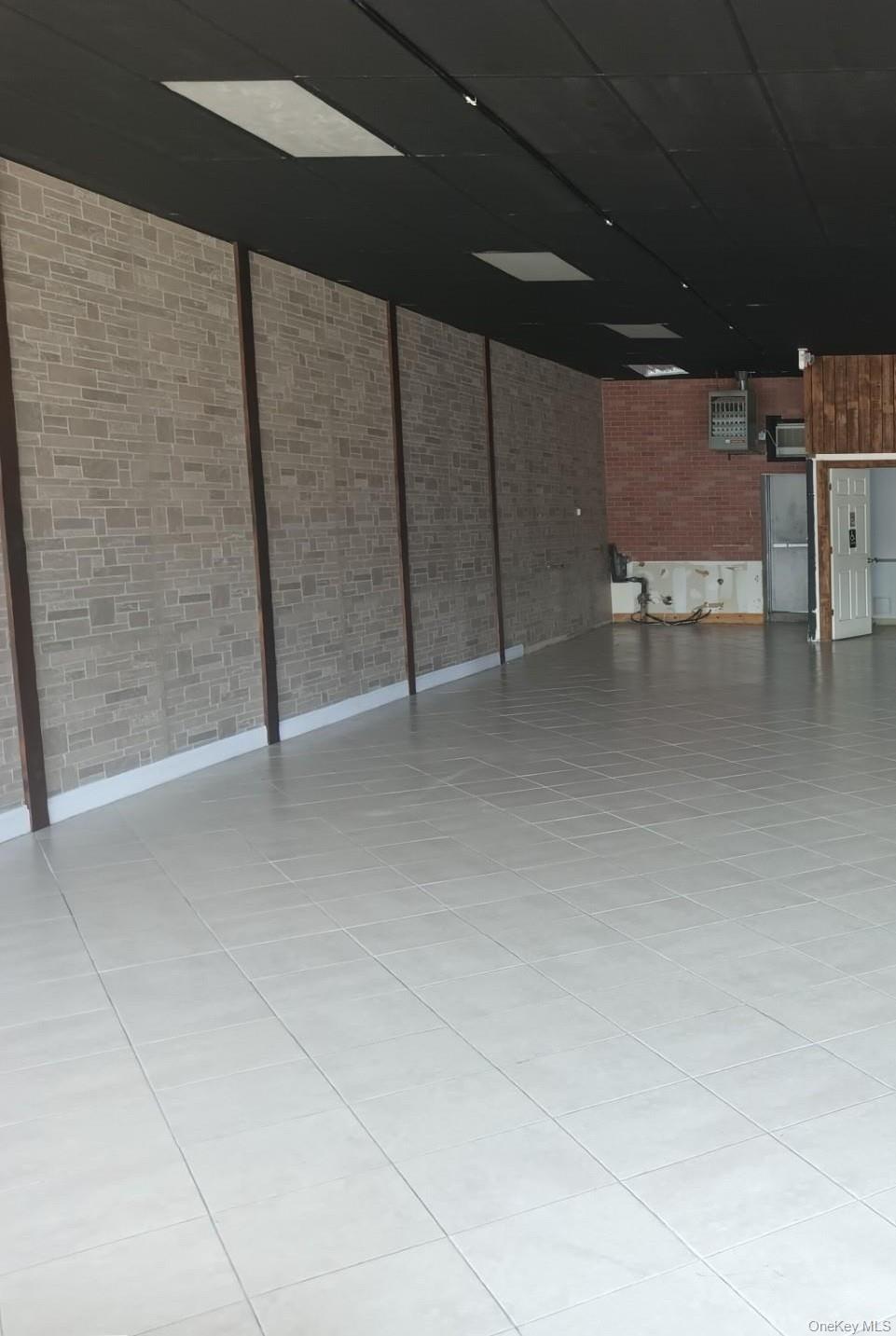 418 Sunrise Highway Property Photo 2