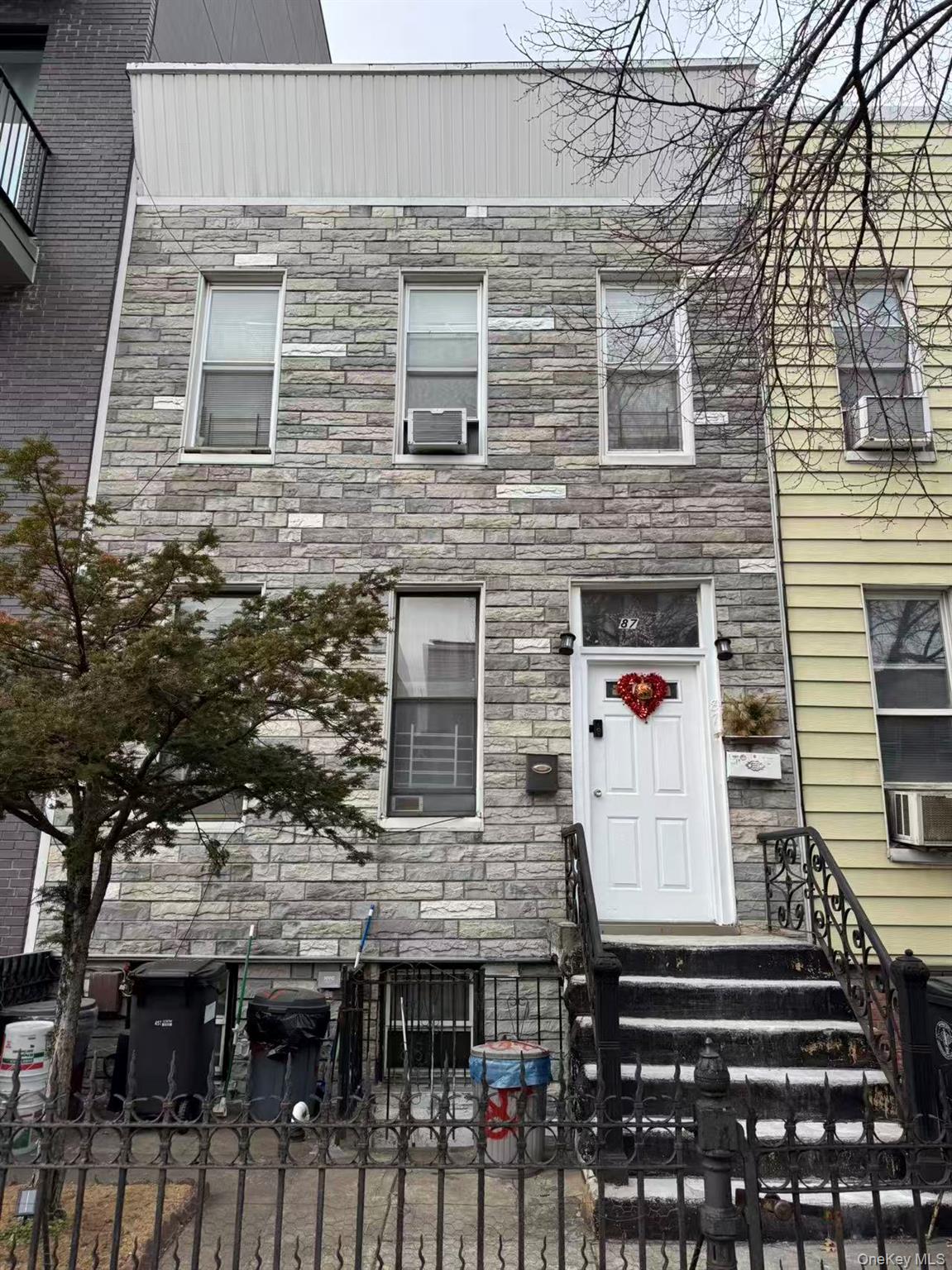 87 Stanhope Street Property Photo 1