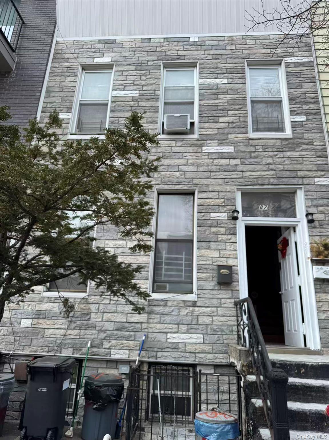 87 Stanhope Street Property Photo 2
