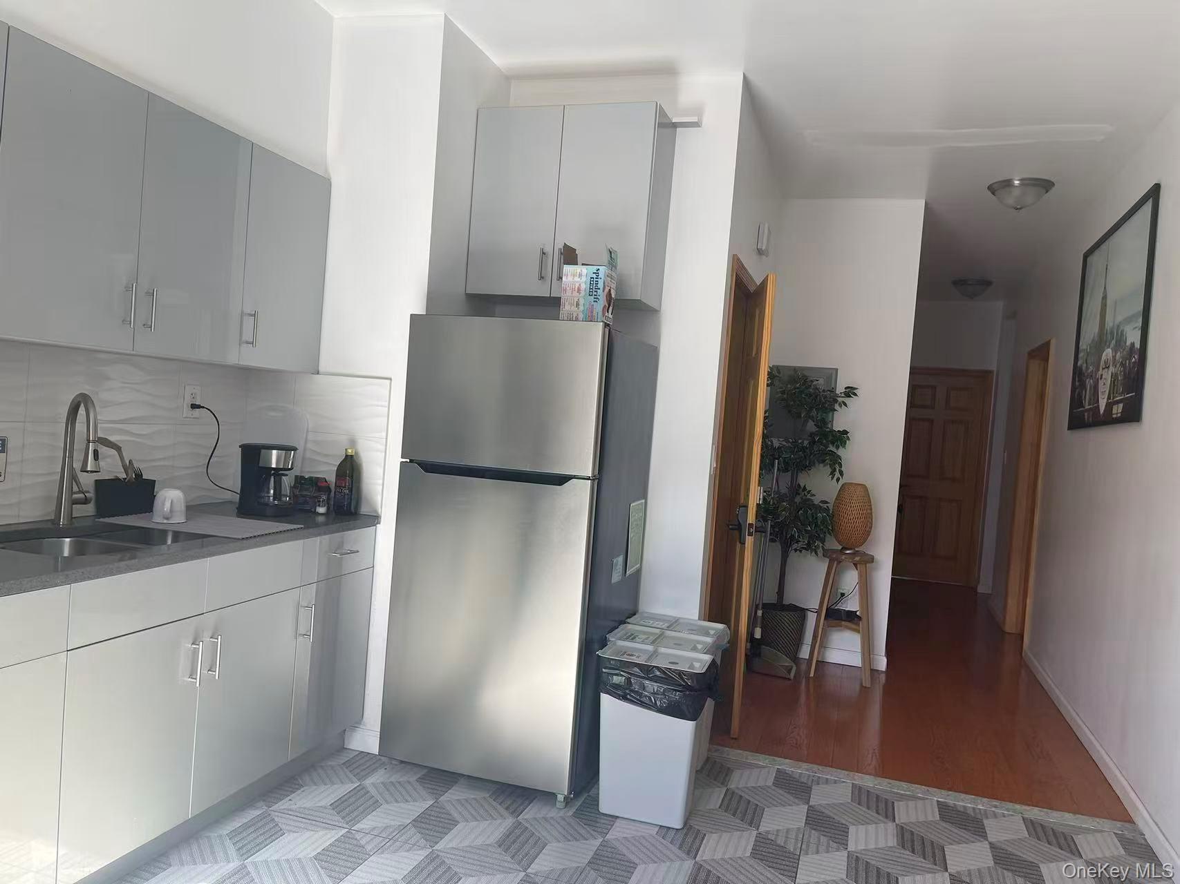 66 Moore Street Property Photo 8
