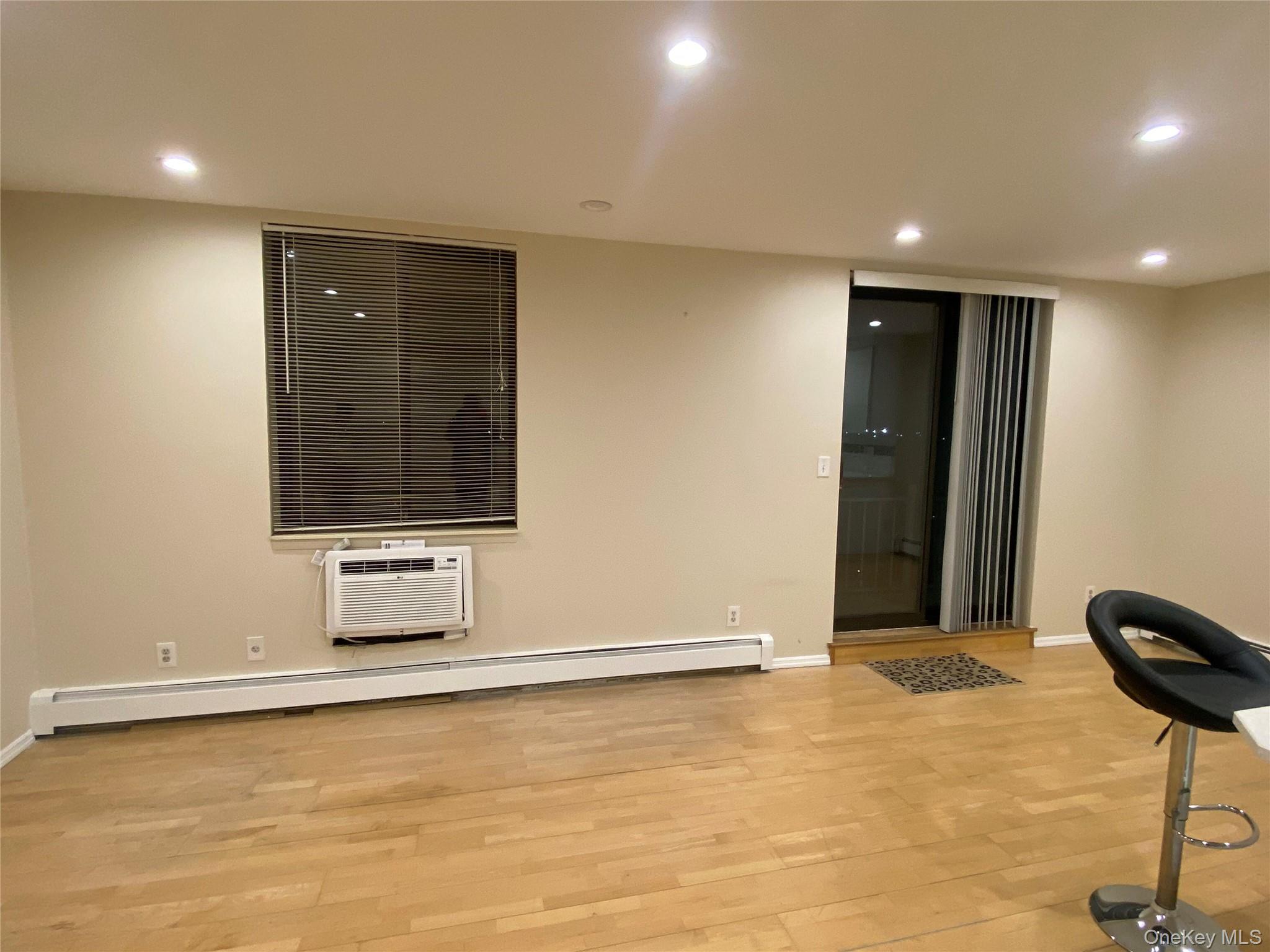 136 17 Maple Ave 14h Property Photo 6