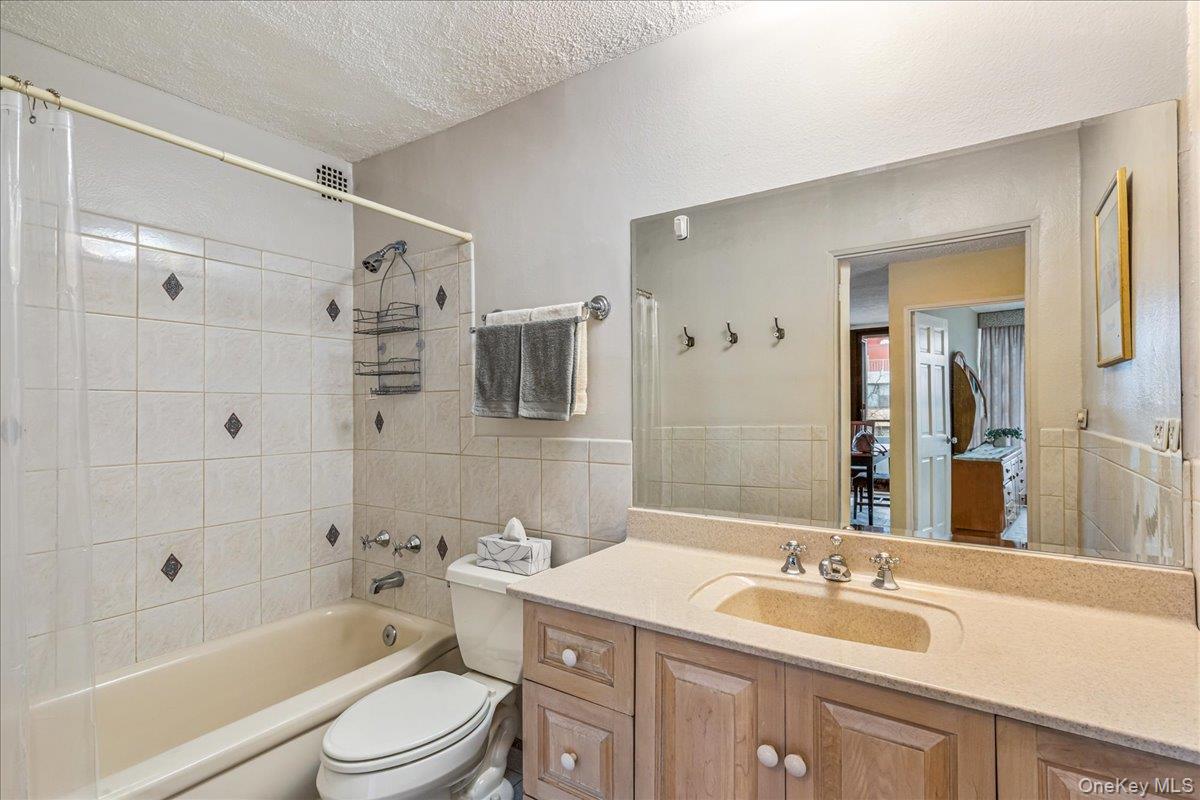 7-24 166th Street 8c Property Photo 14