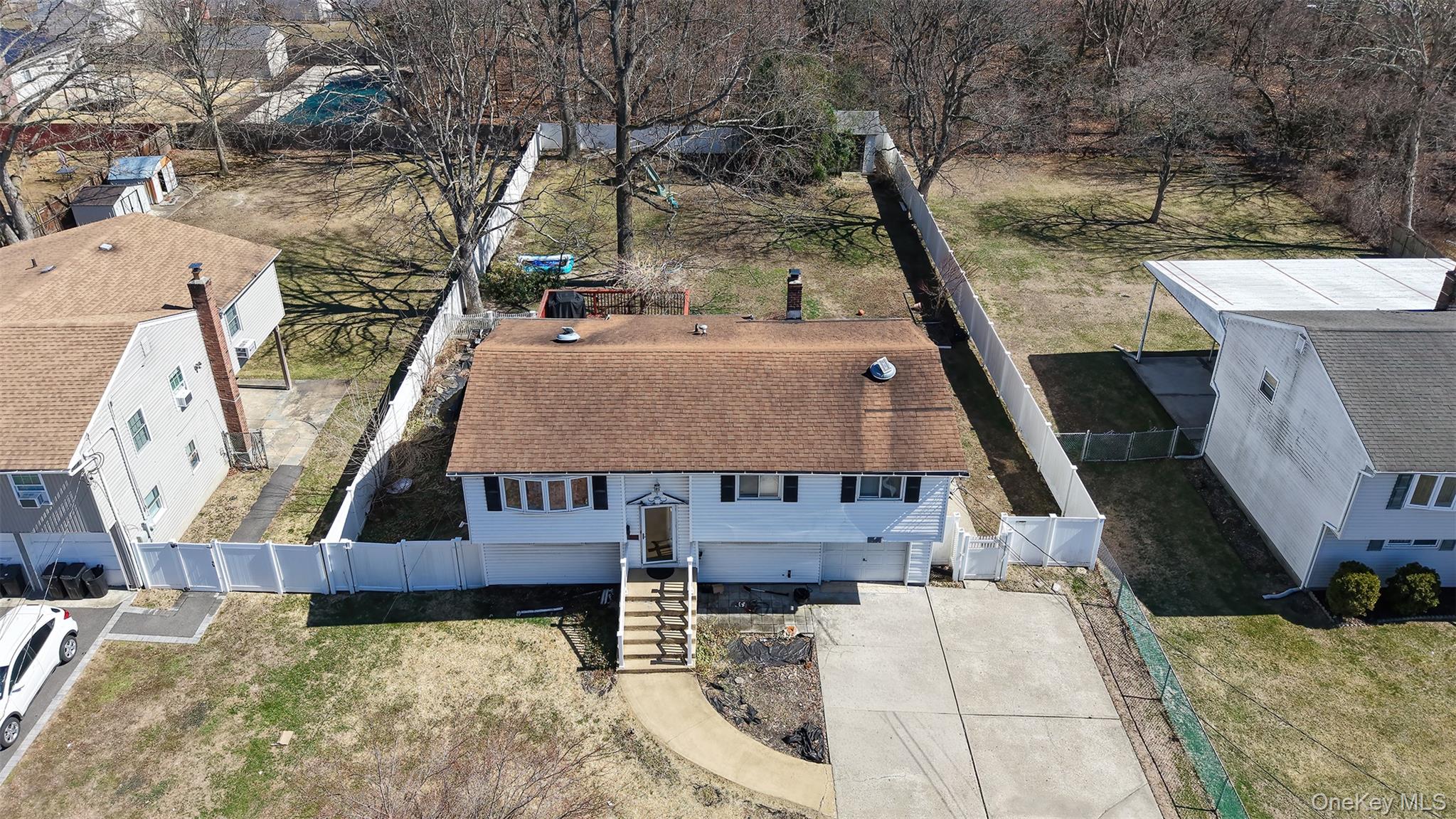 1081 Bay Shore Avenue Property Photo 4