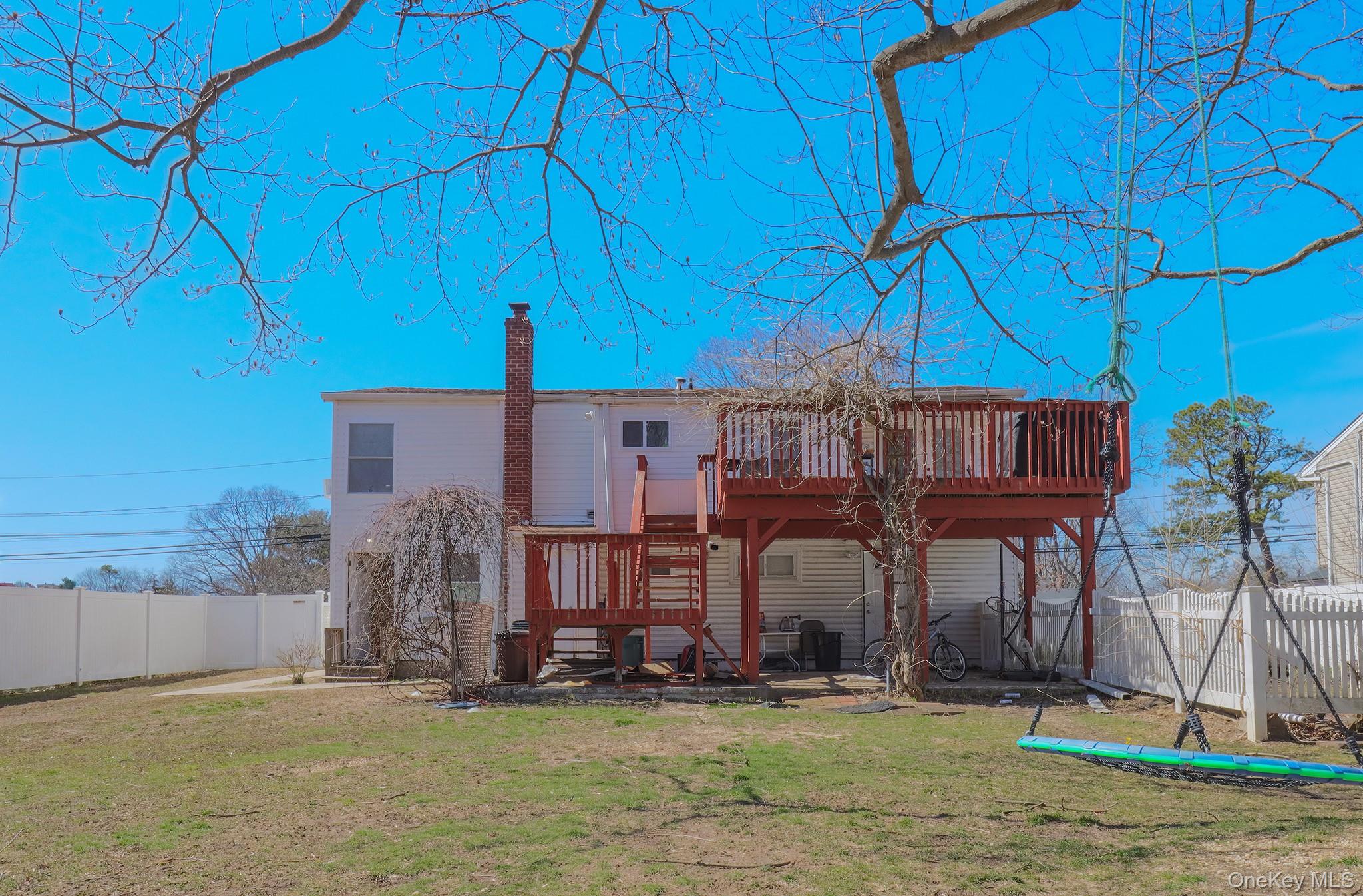 1081 Bay Shore Avenue Property Photo 5