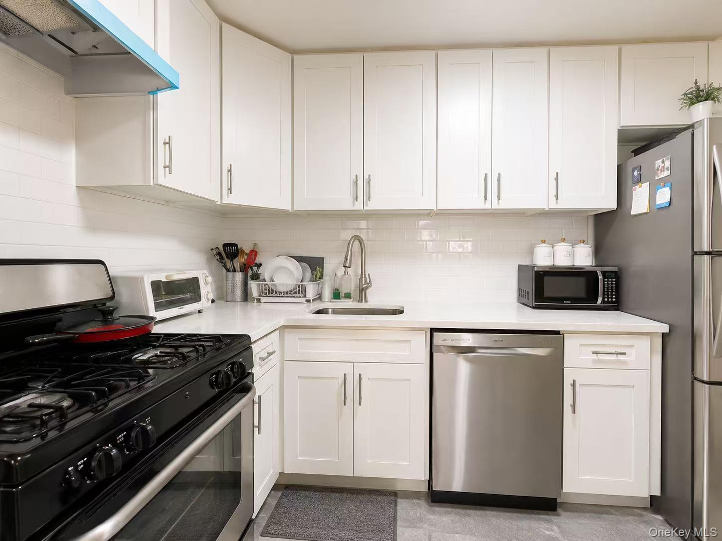 138-35 Elder Avenue 9c Property Photo 11