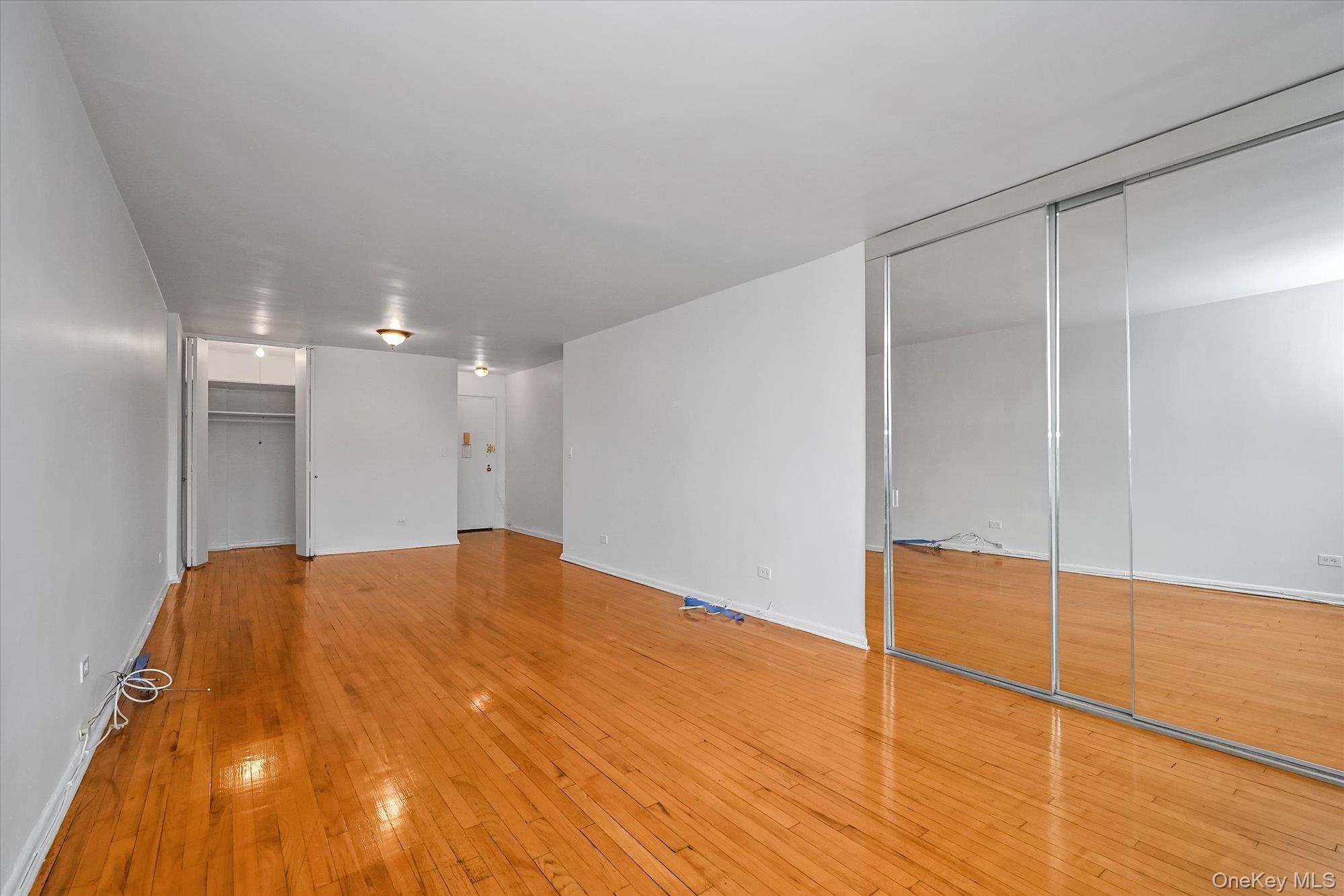 23-25 Bell Boulevard 6j Property Photo 3