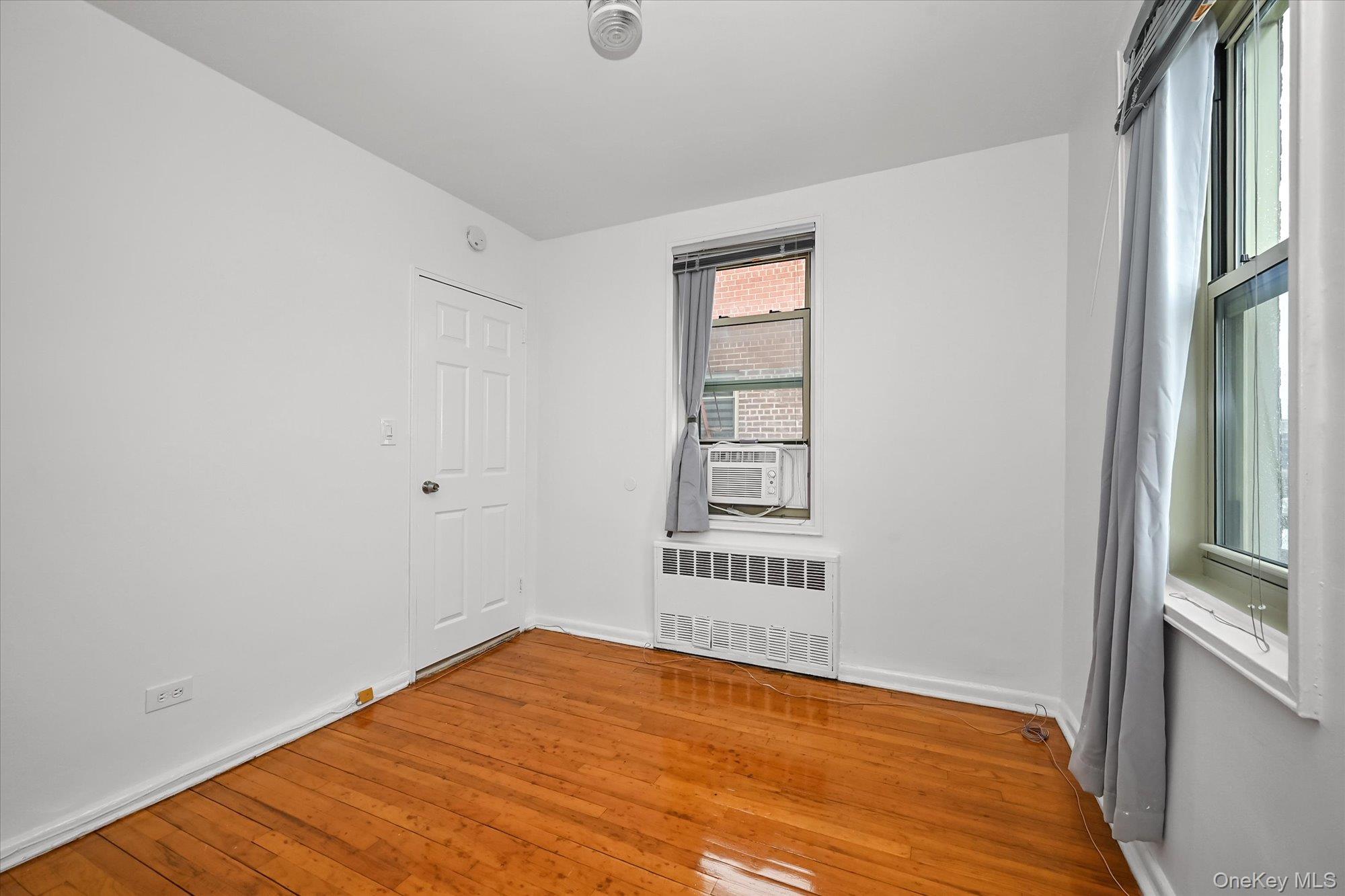23-25 Bell Boulevard 6j Property Photo 8