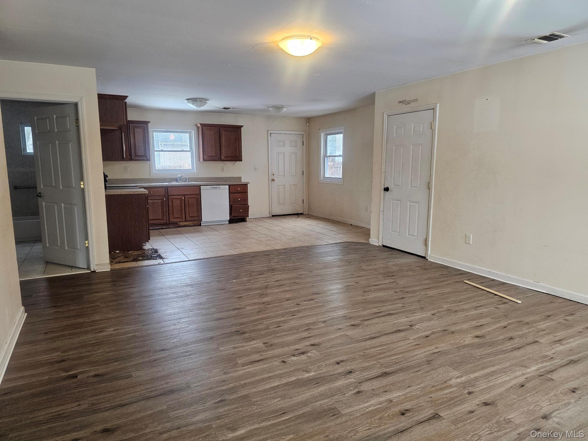 556 Taylor Avenue Property Photo 3
