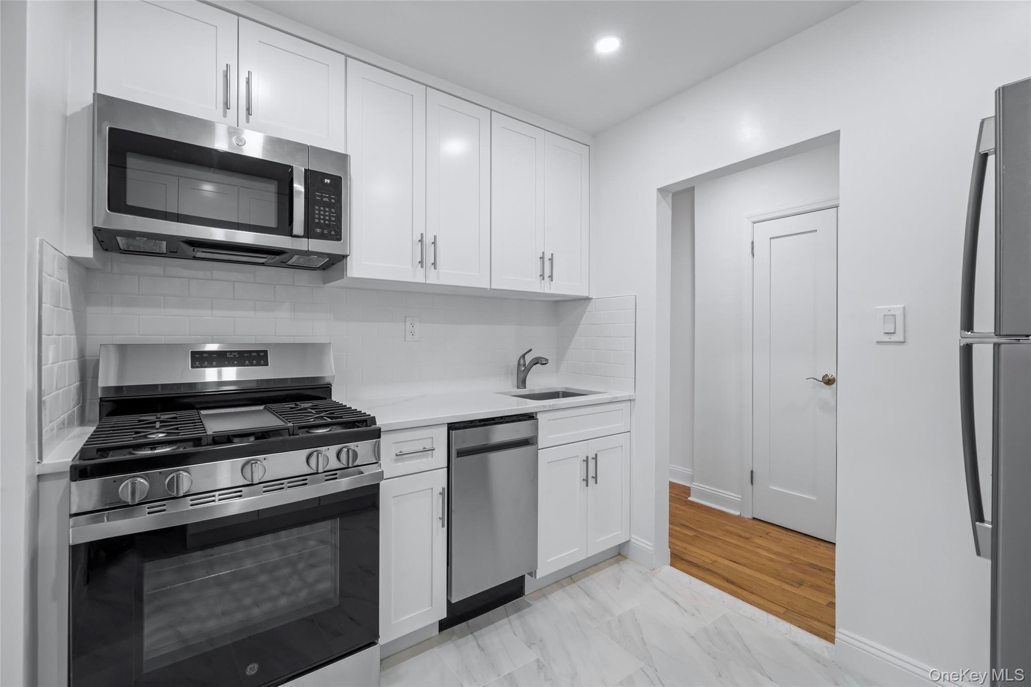 6535 Yellowstone Boulevard 2f Property Photo 1