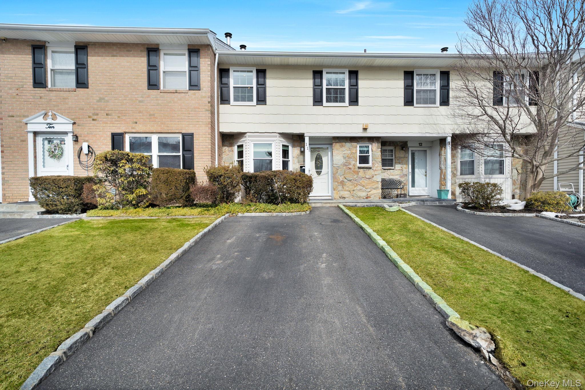 11 Manors Drive Property Photo 2