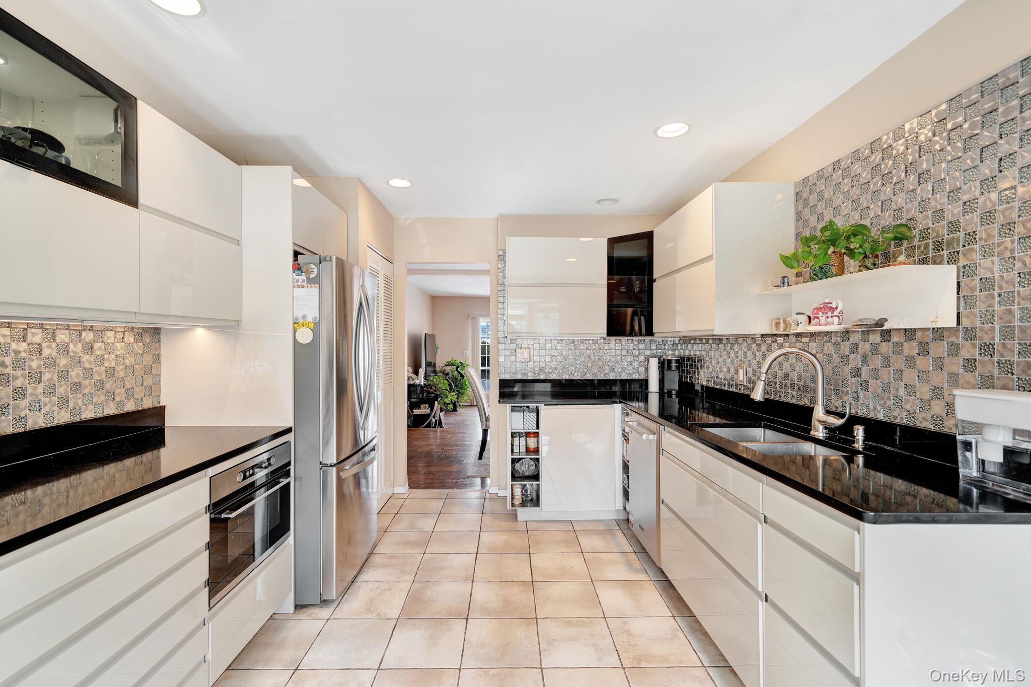 11 Manors Drive Property Photo 8