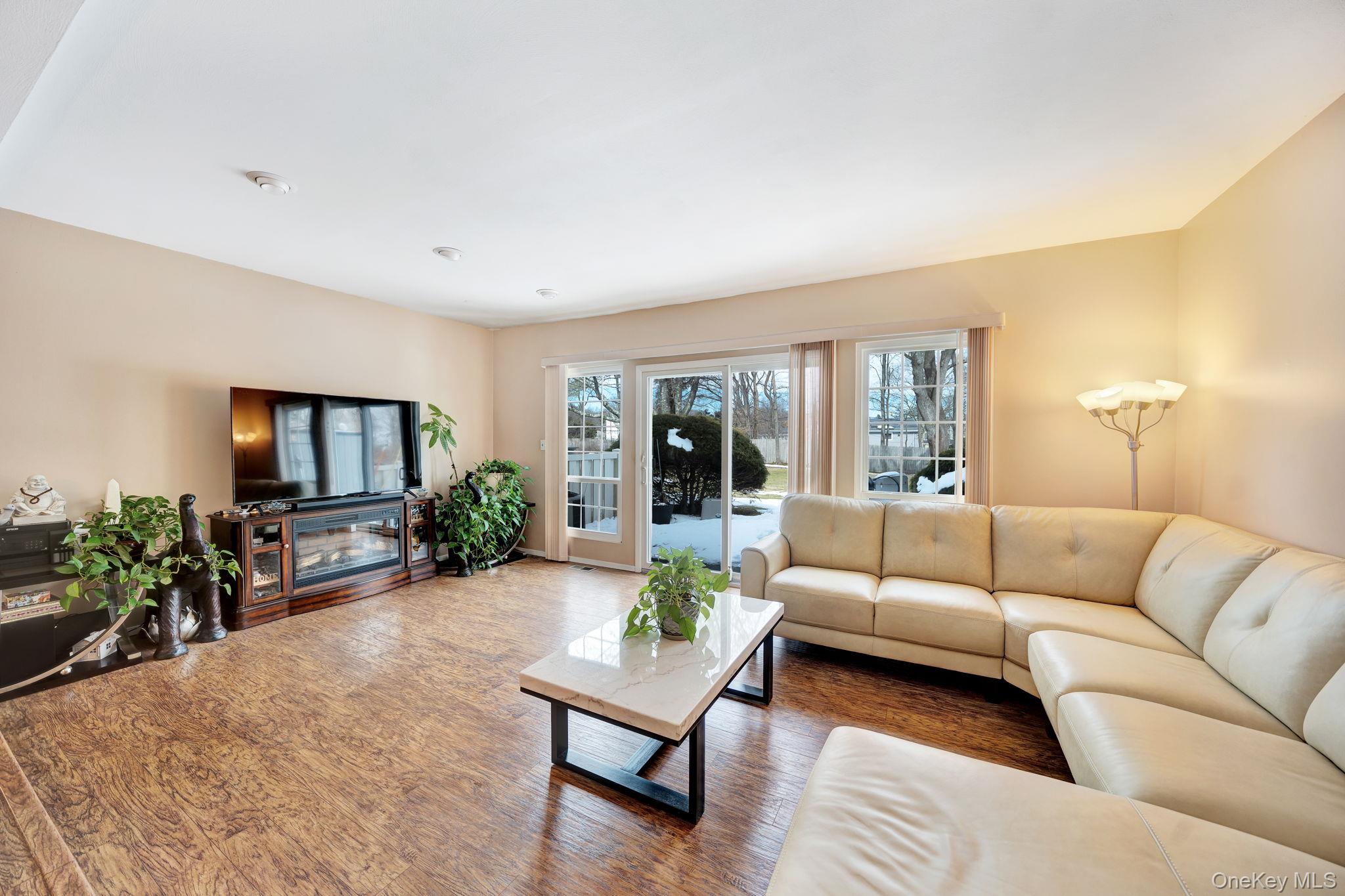 11 Manors Drive Property Photo 14