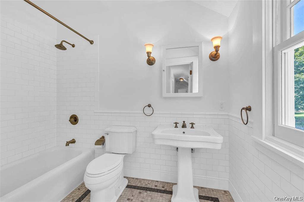 158 E Shore Road Property Photo 30