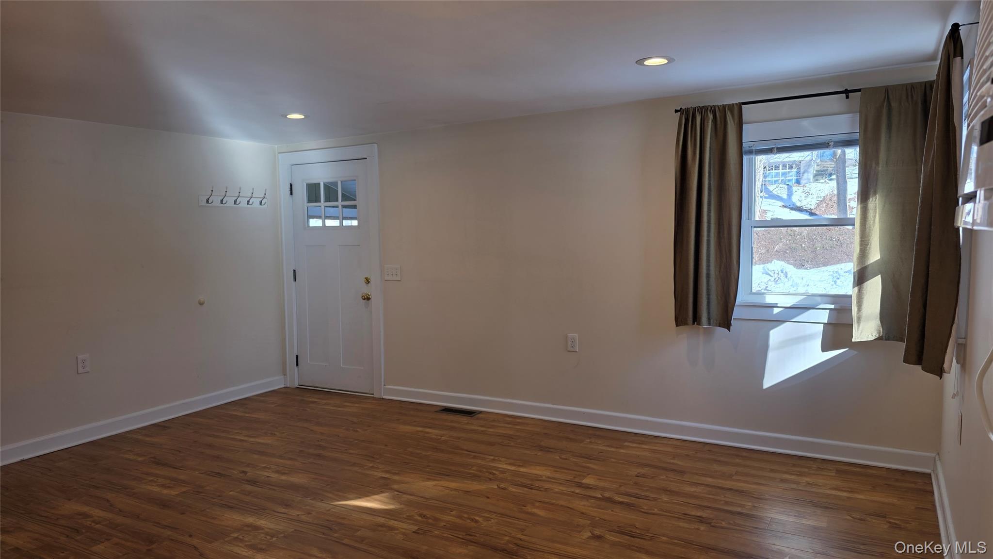 60 E Market Street Property Photo 3