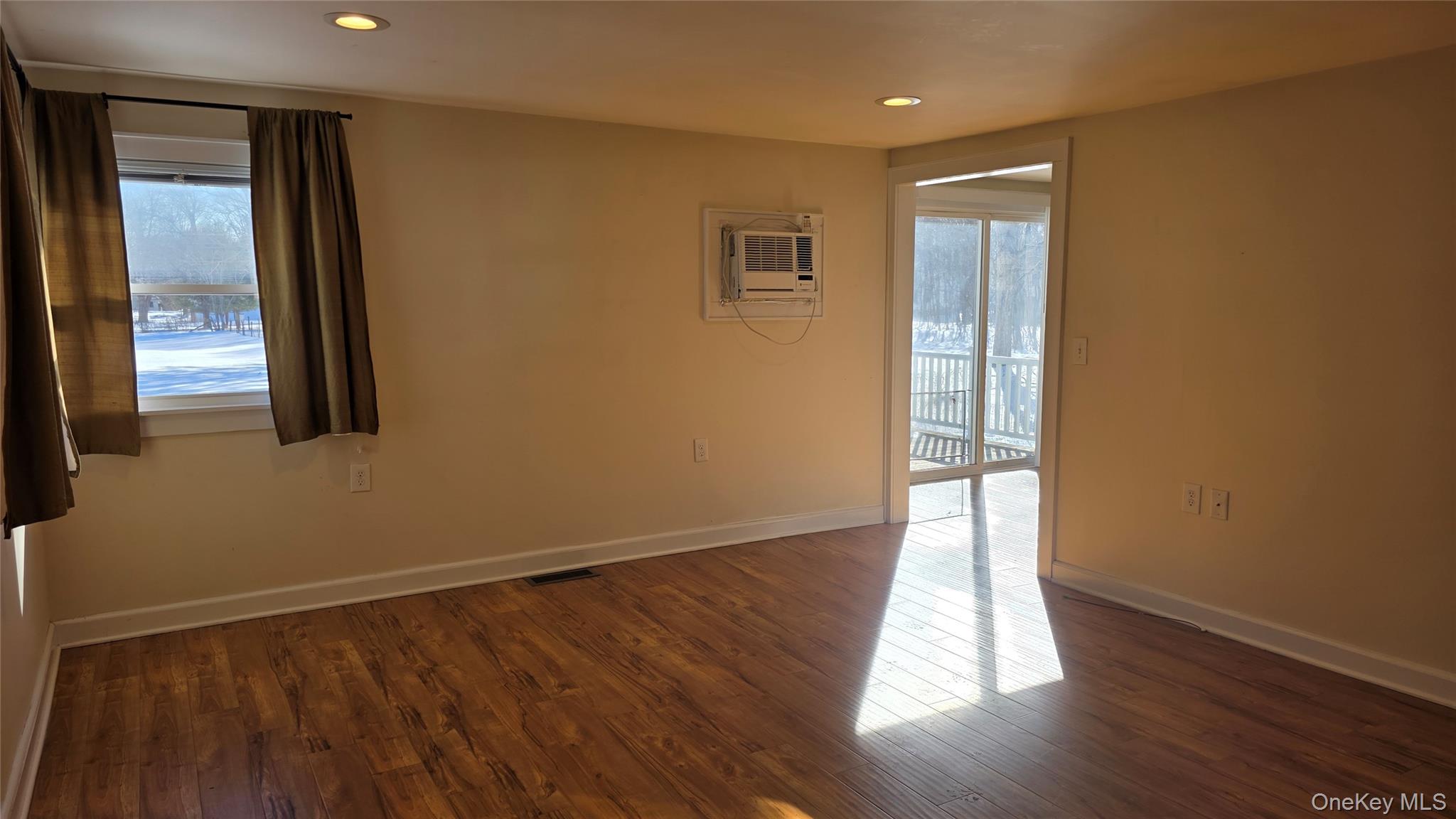 60 E Market Street Property Photo 7