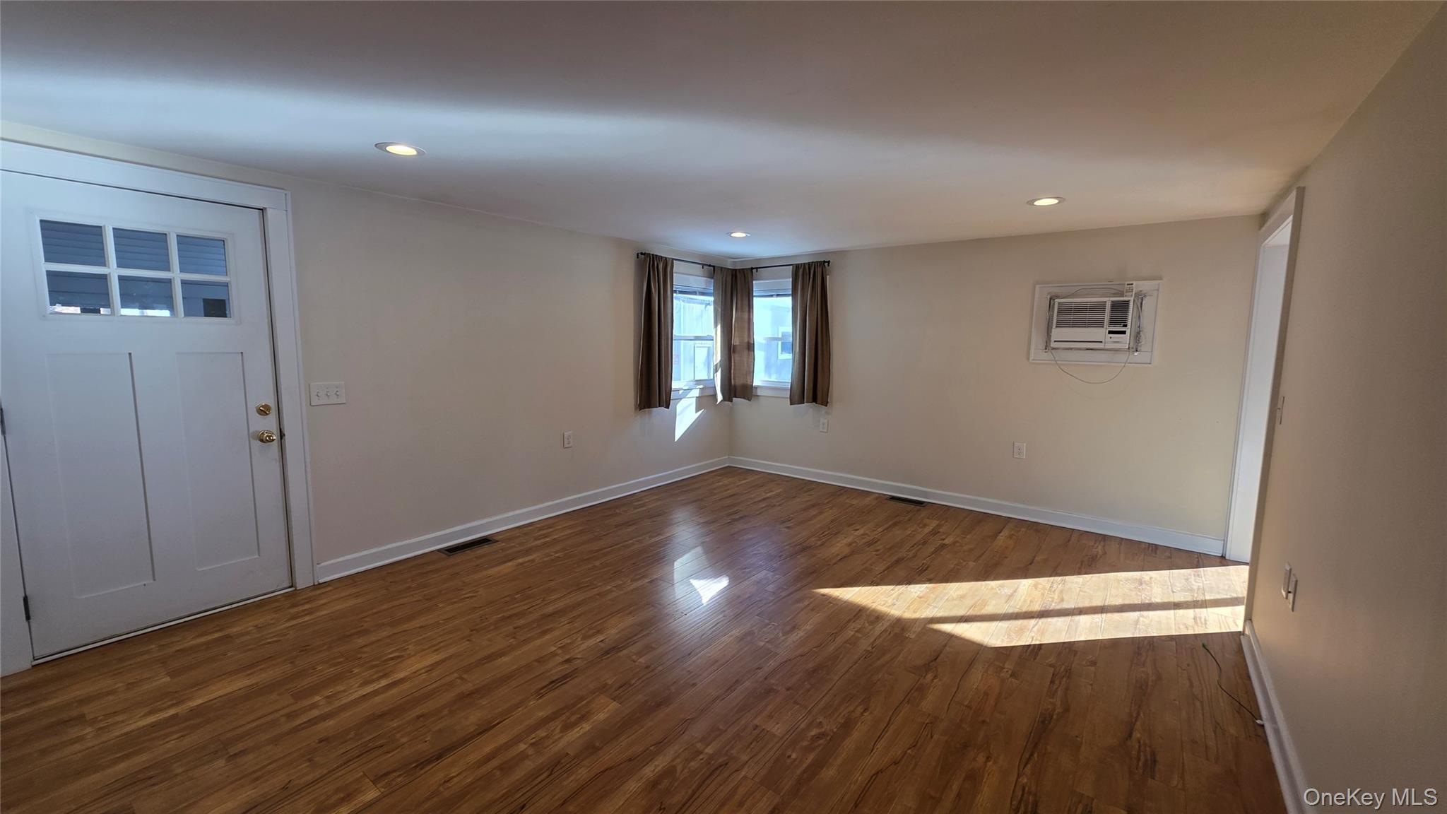 60 E Market Street Property Photo 8