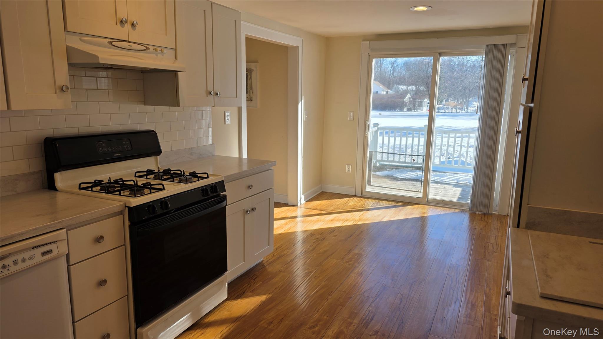 60 E Market Street Property Photo 9