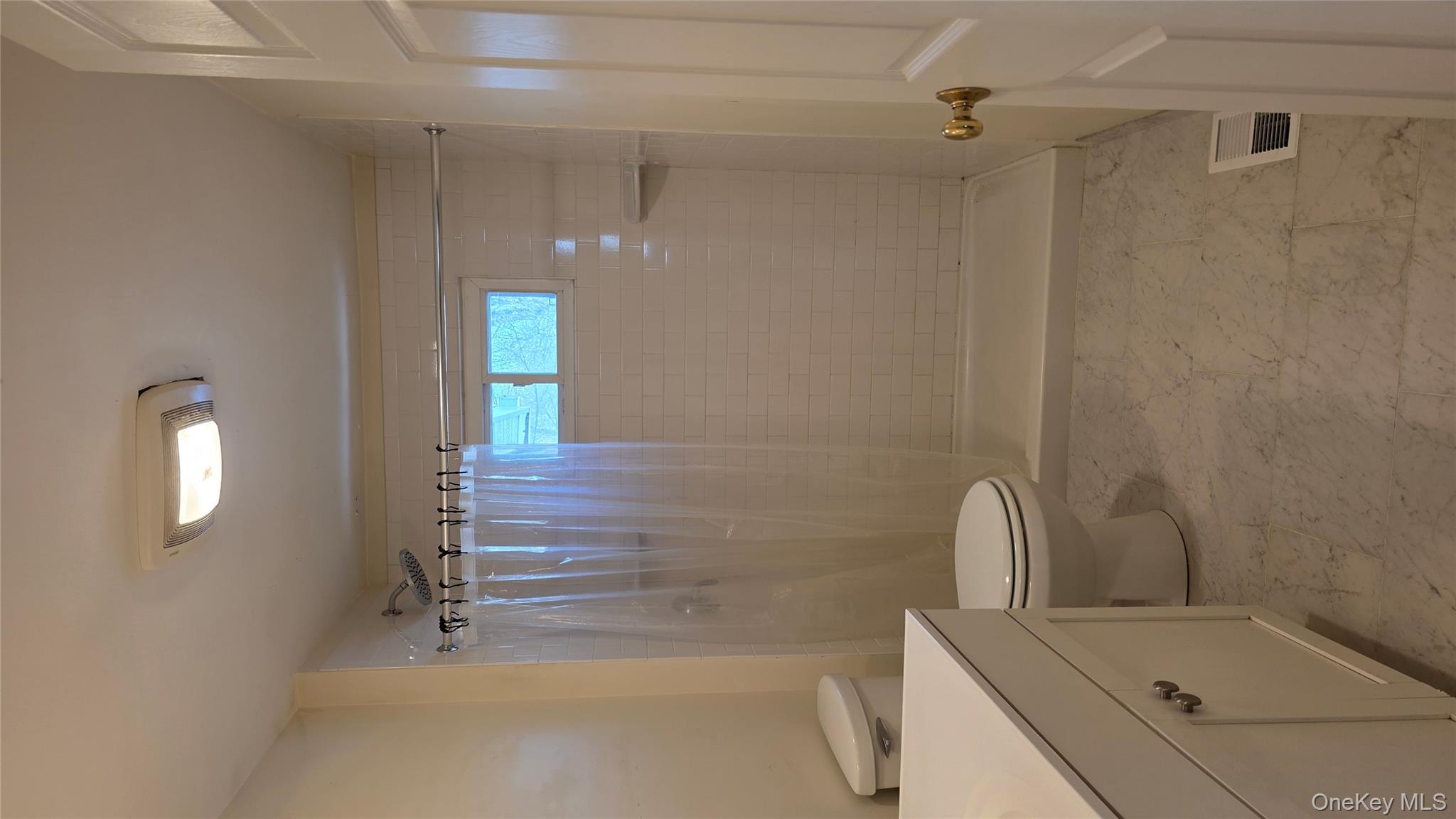 60 E Market Street Property Photo 13