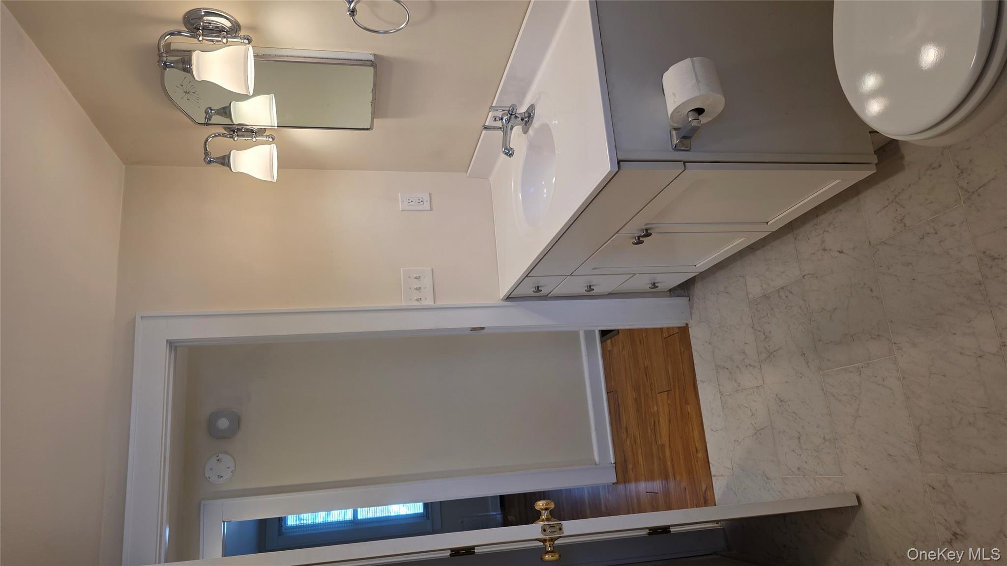 60 E Market Street Property Photo 14