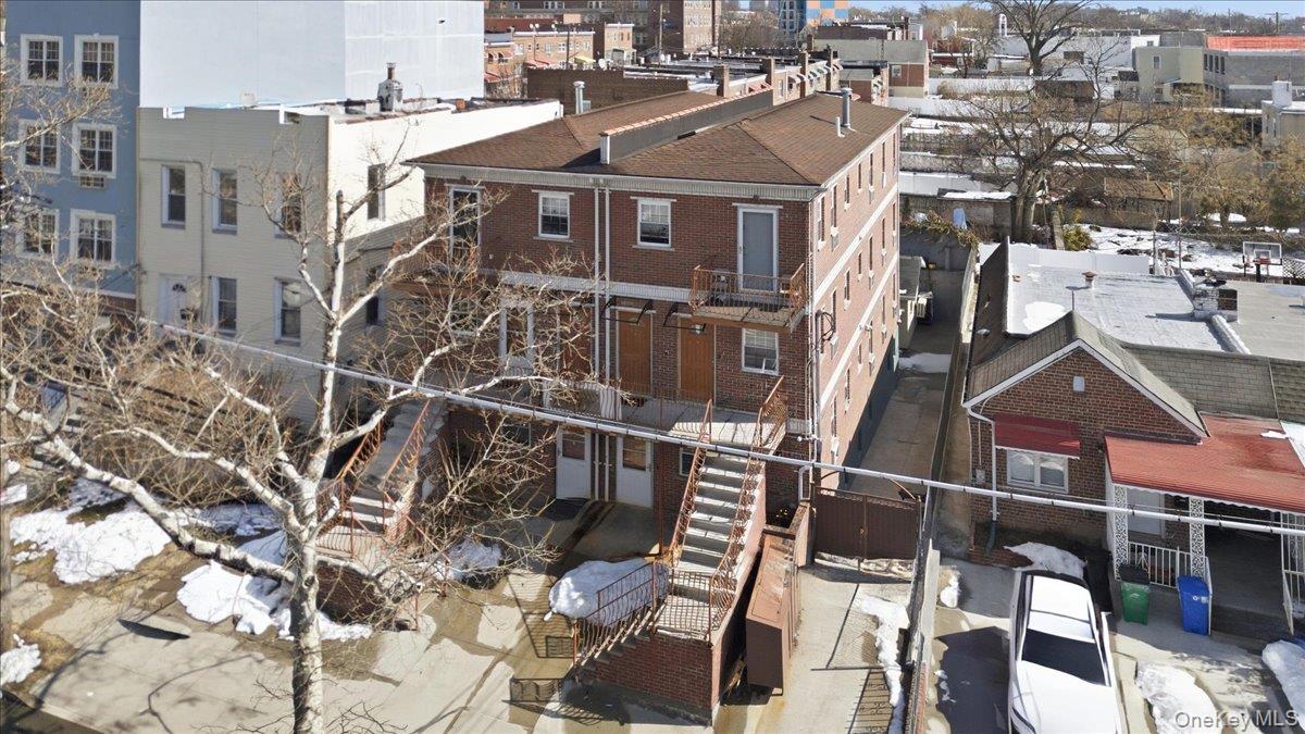 3544 -3546 Laconia Avenue Property Photo 2