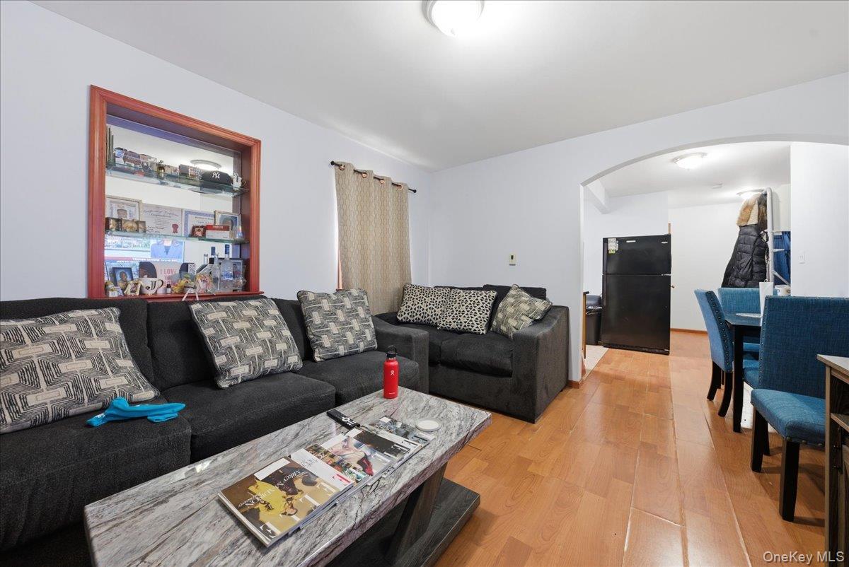 3544 -3546 Laconia Avenue Property Photo 4