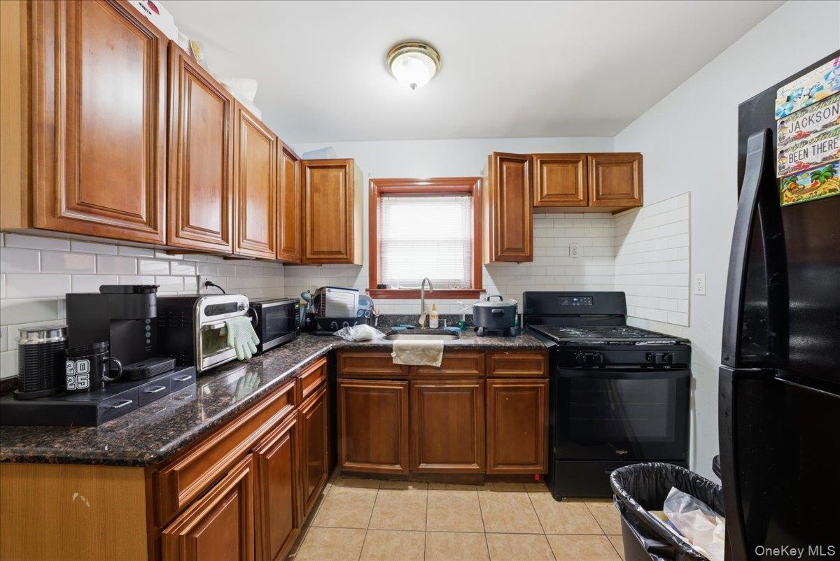 3544 -3546 Laconia Avenue Property Photo 7