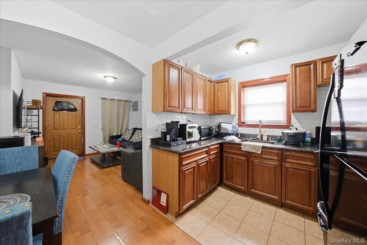 3544 -3546 Laconia Avenue Property Photo 8