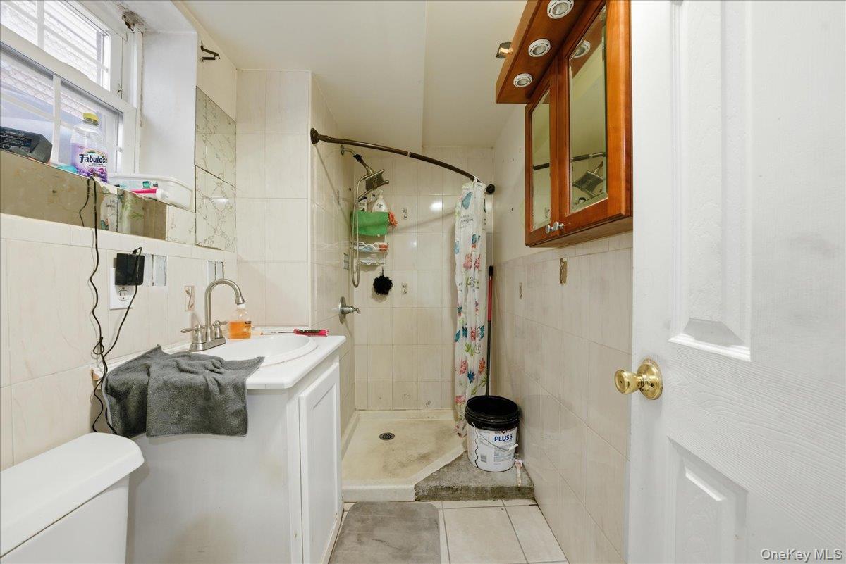 3544 -3546 Laconia Avenue Property Photo 18