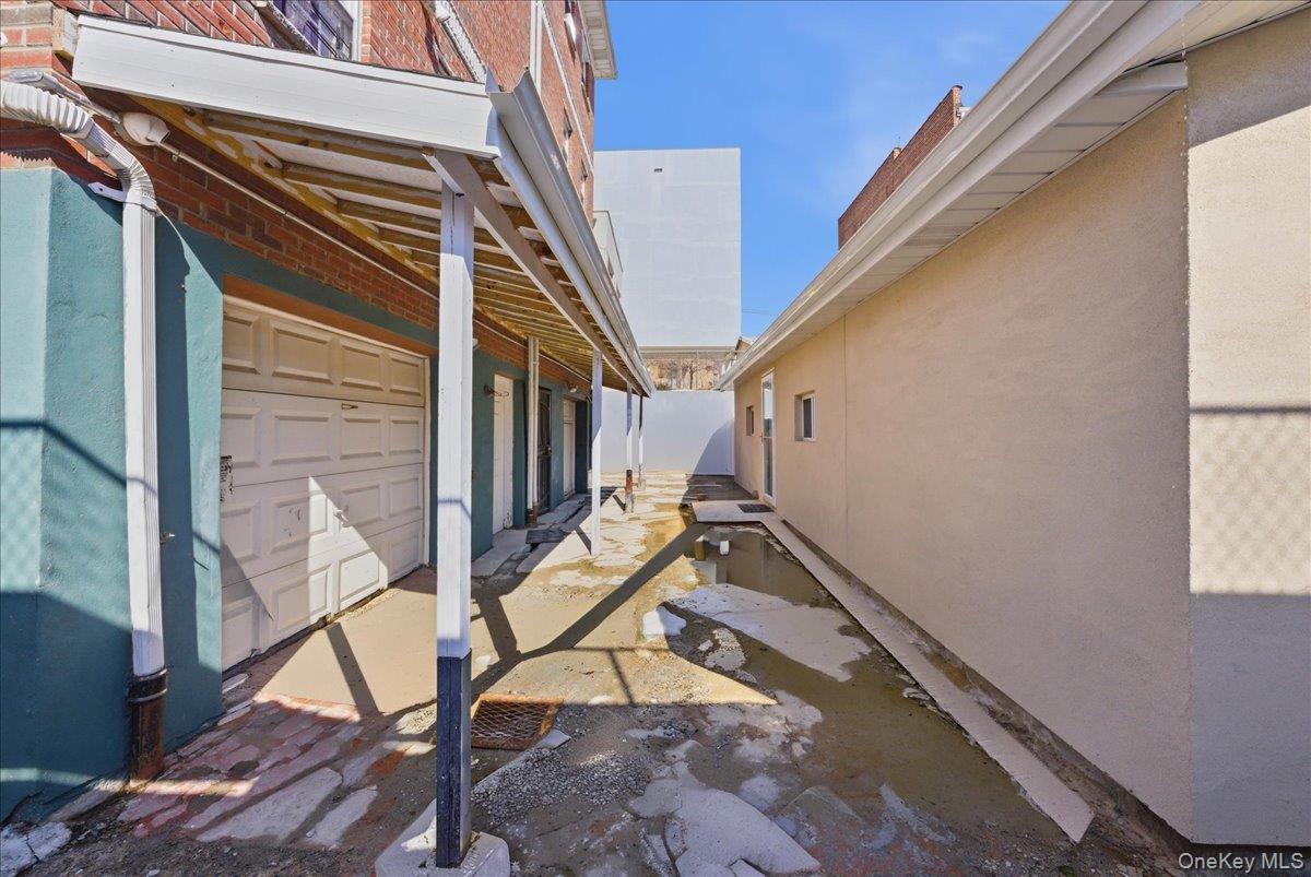 3544 -3546 Laconia Avenue Property Photo 25
