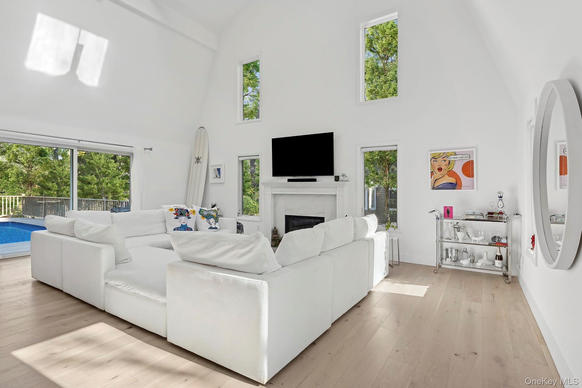 5 Cowhill Lane Property Photo 2