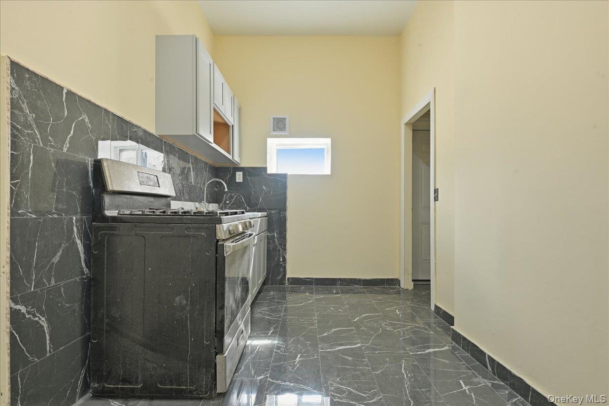 12610 Jamaica Avenue Property Photo 7