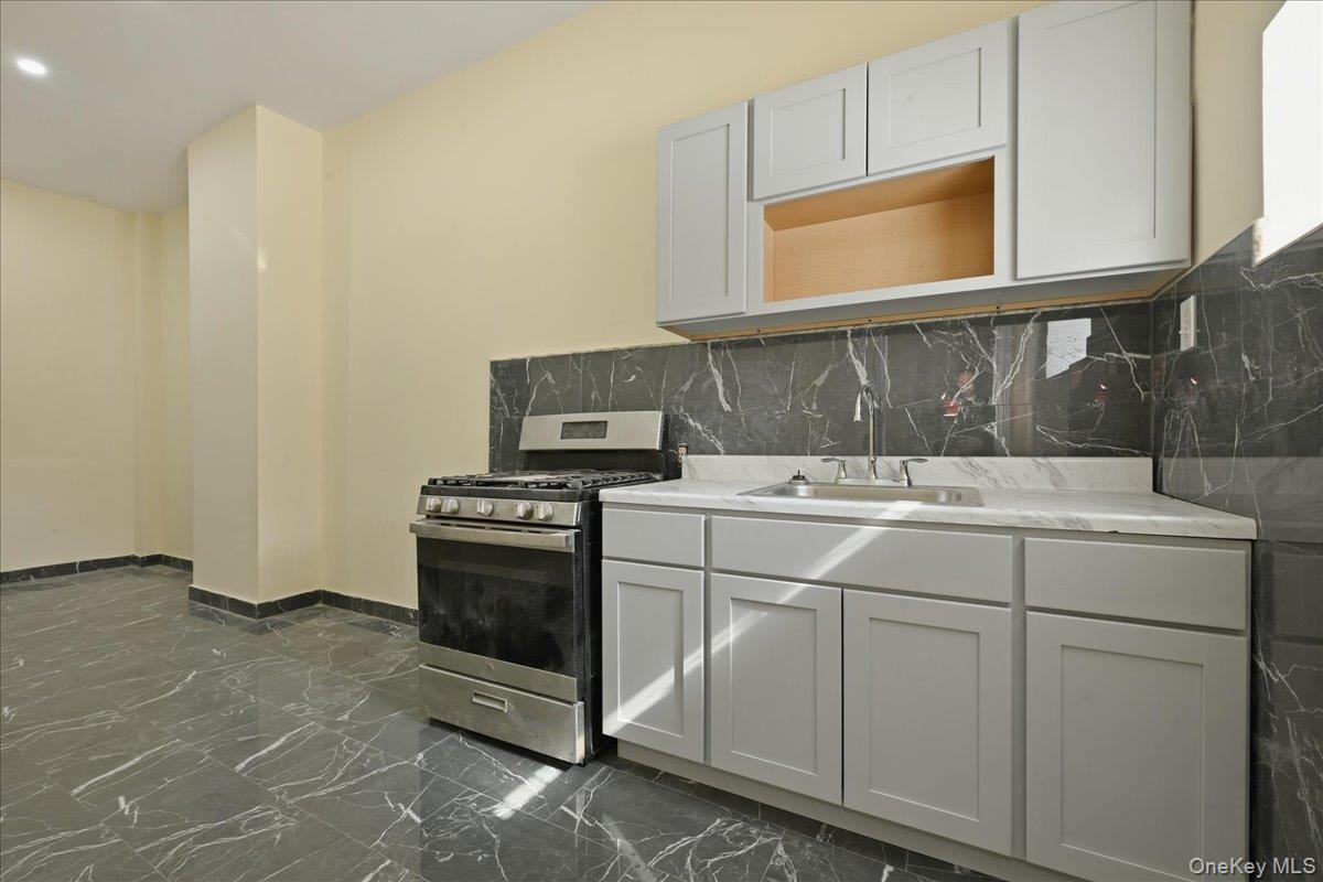 12610 Jamaica Avenue Property Photo 8