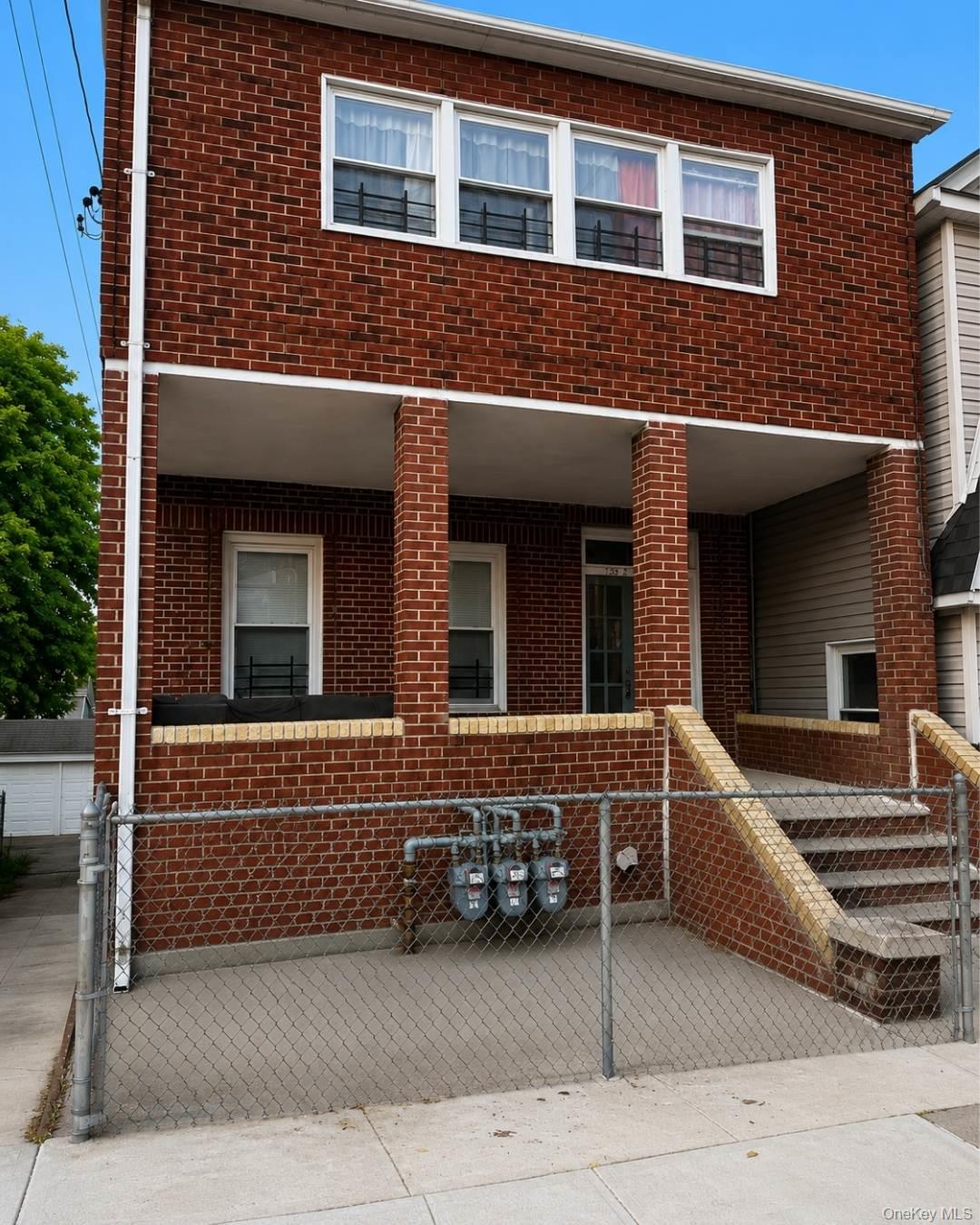 854 E 229th Street Property Photo 1
