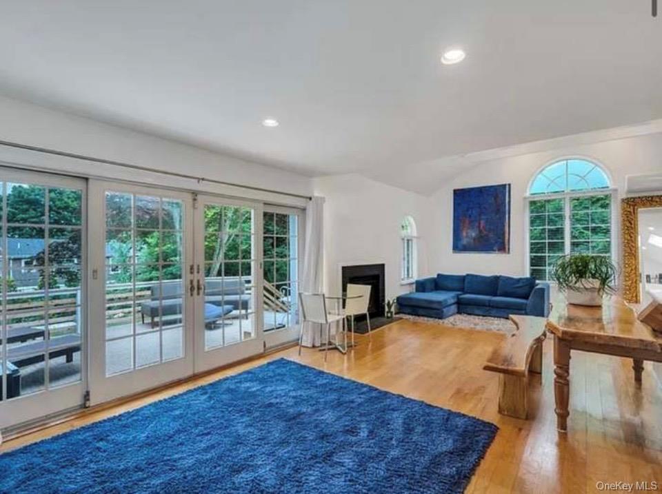 12 Ridge Lane Property Photo 4