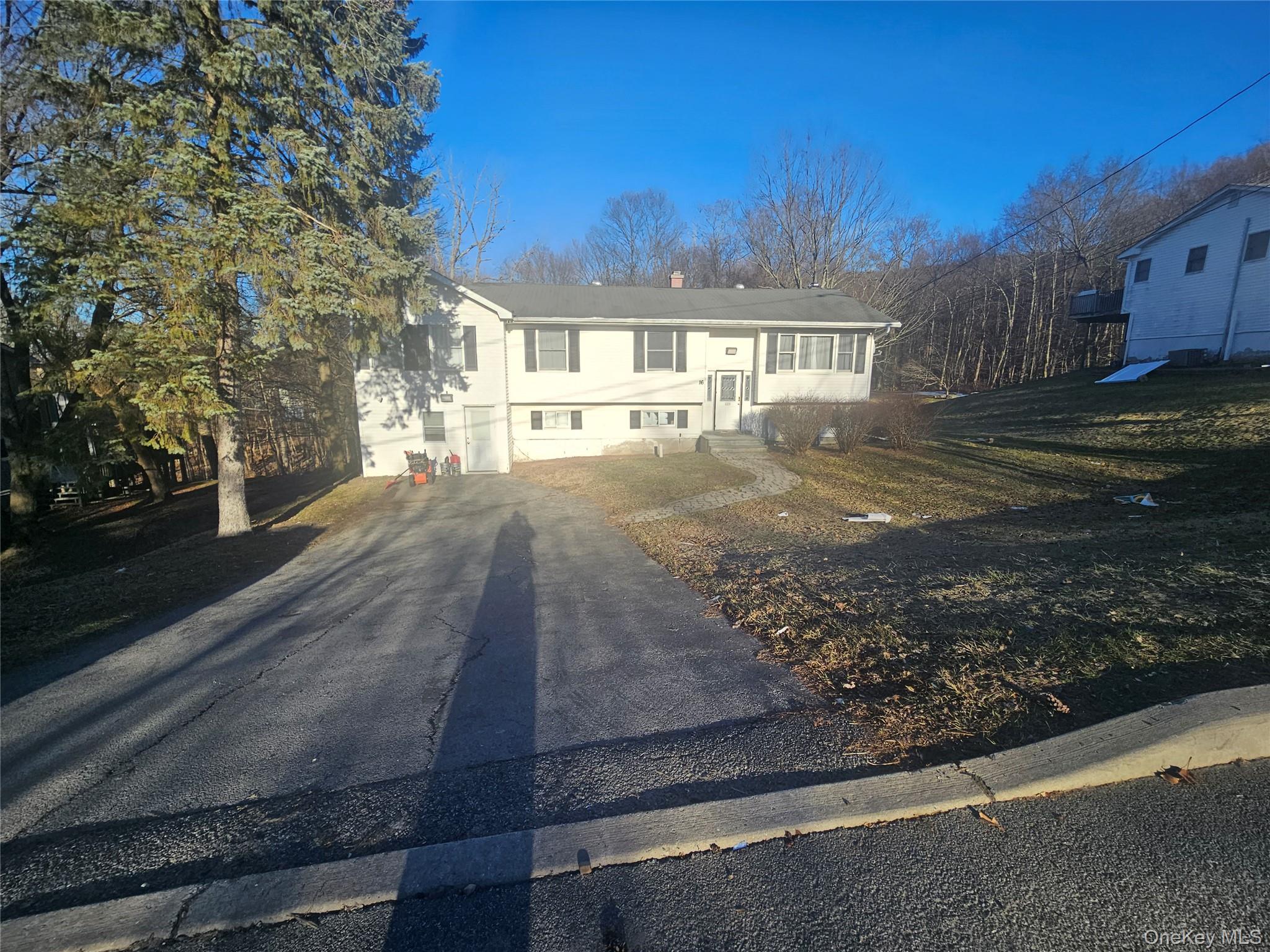 16 Sears Road Property Photo 1