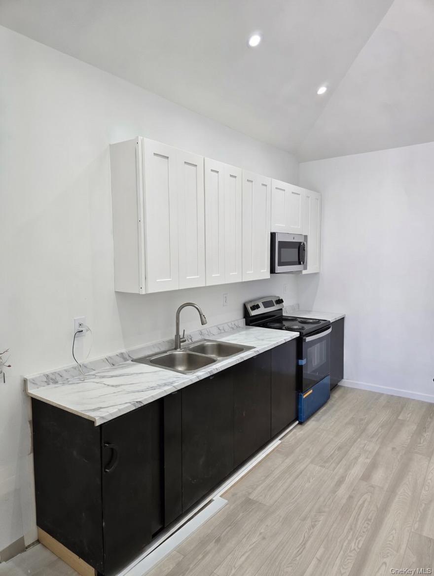267 Morris Avenue Property Photo 3