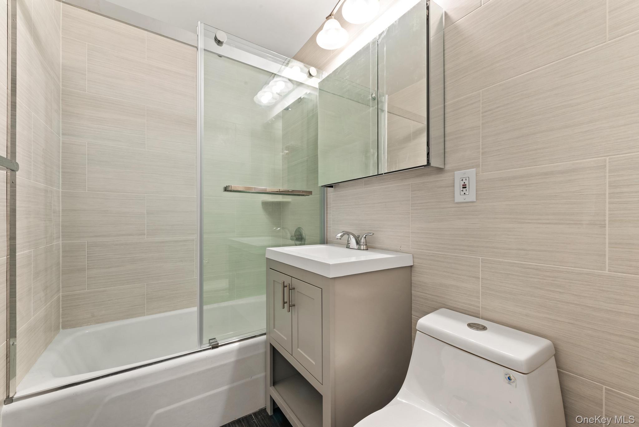 70-25 Yellowstone Boulevard 3u Property Photo 15