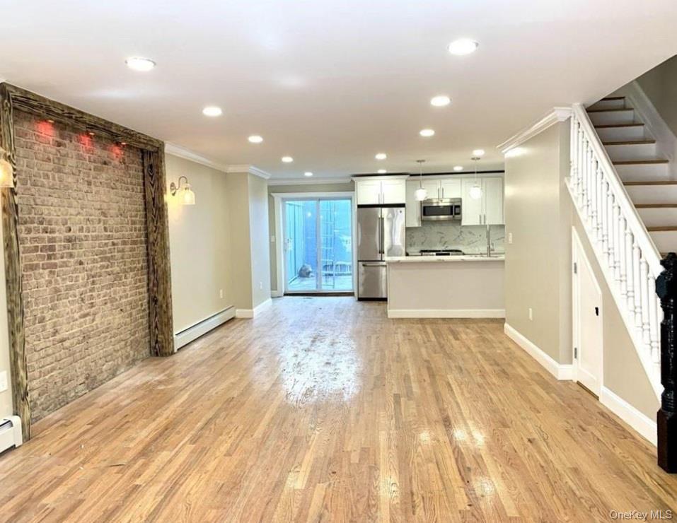 2301 Bathgate Avenue Property Photo 3