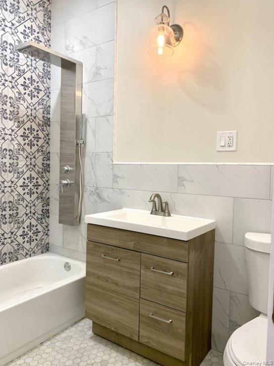 2301 Bathgate Avenue Property Photo 14