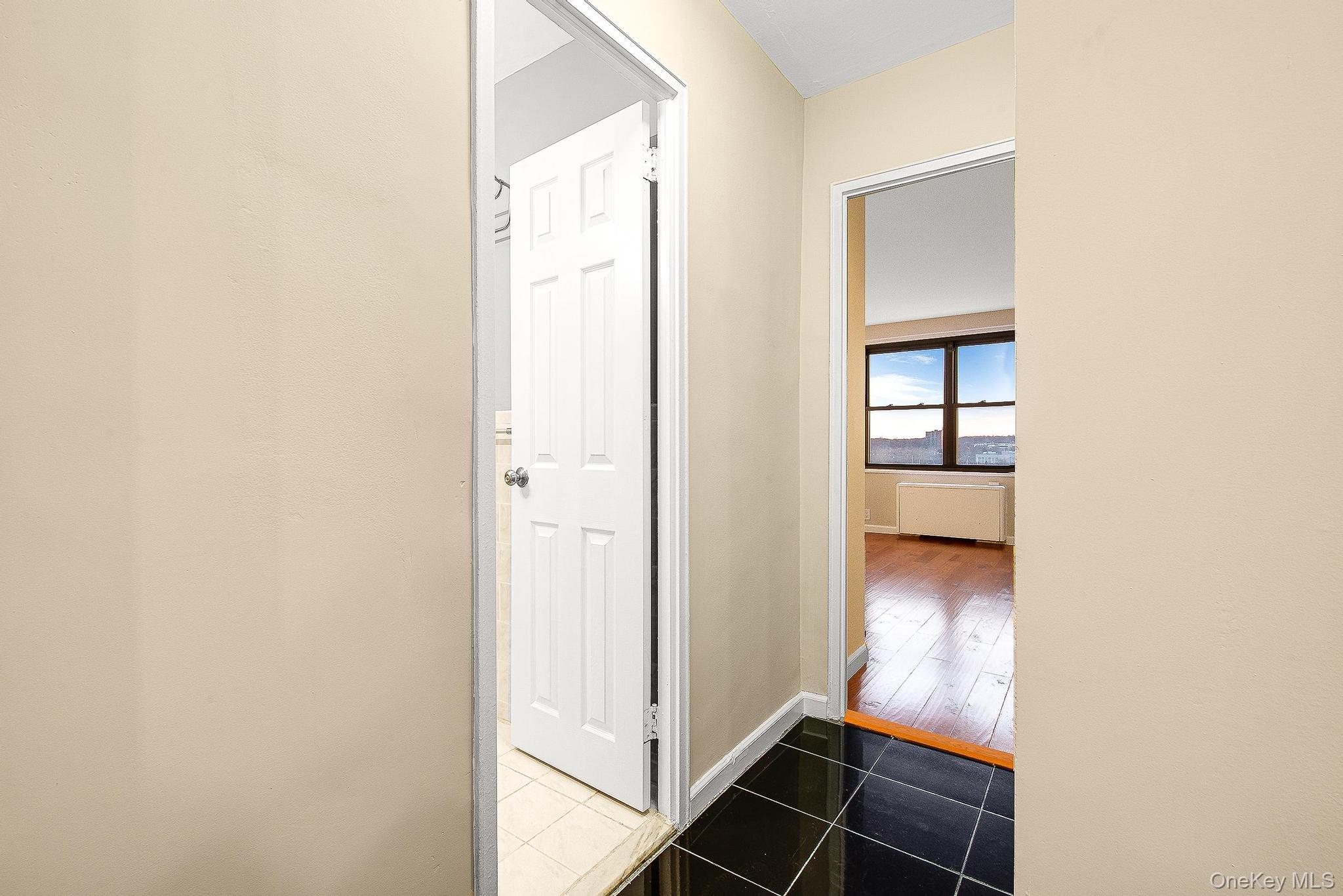 70-25 Yellowstone Boulevard 14o Property Photo 11