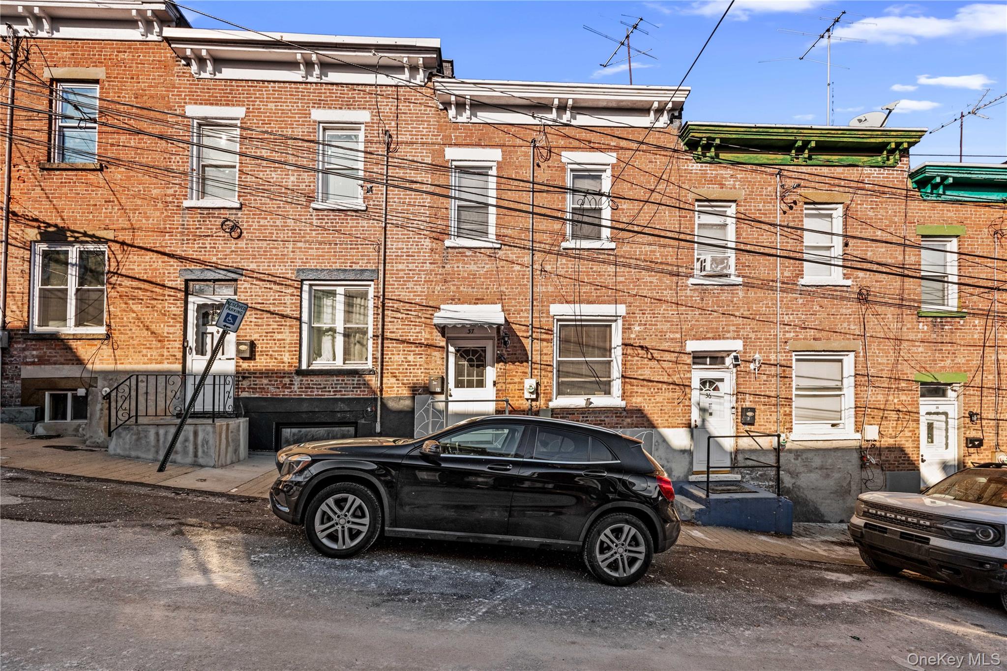 37 Moquette Row Property Photo 1