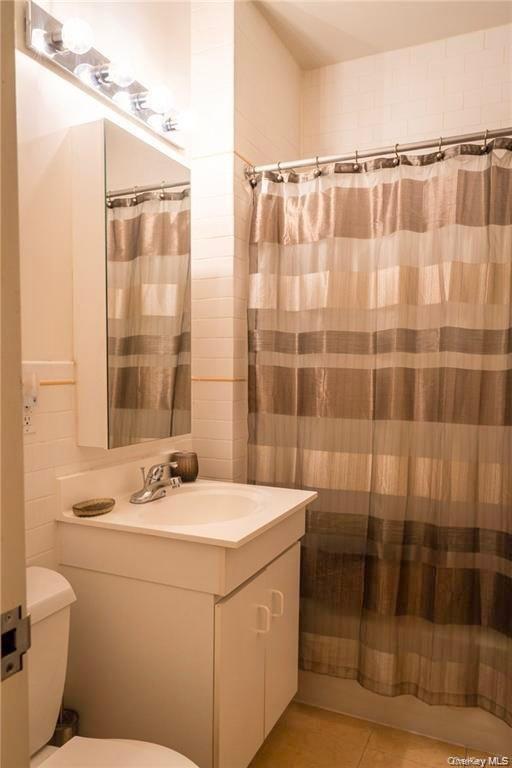 837 Washington Avenue 8m Property Photo 13