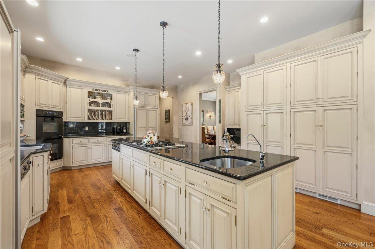 10 Overbrook Lane Property Photo 6