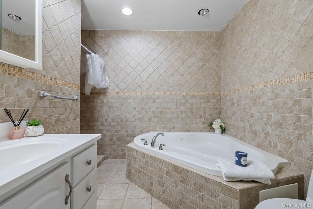 160 E Kearsing Parkway Property Photo 14