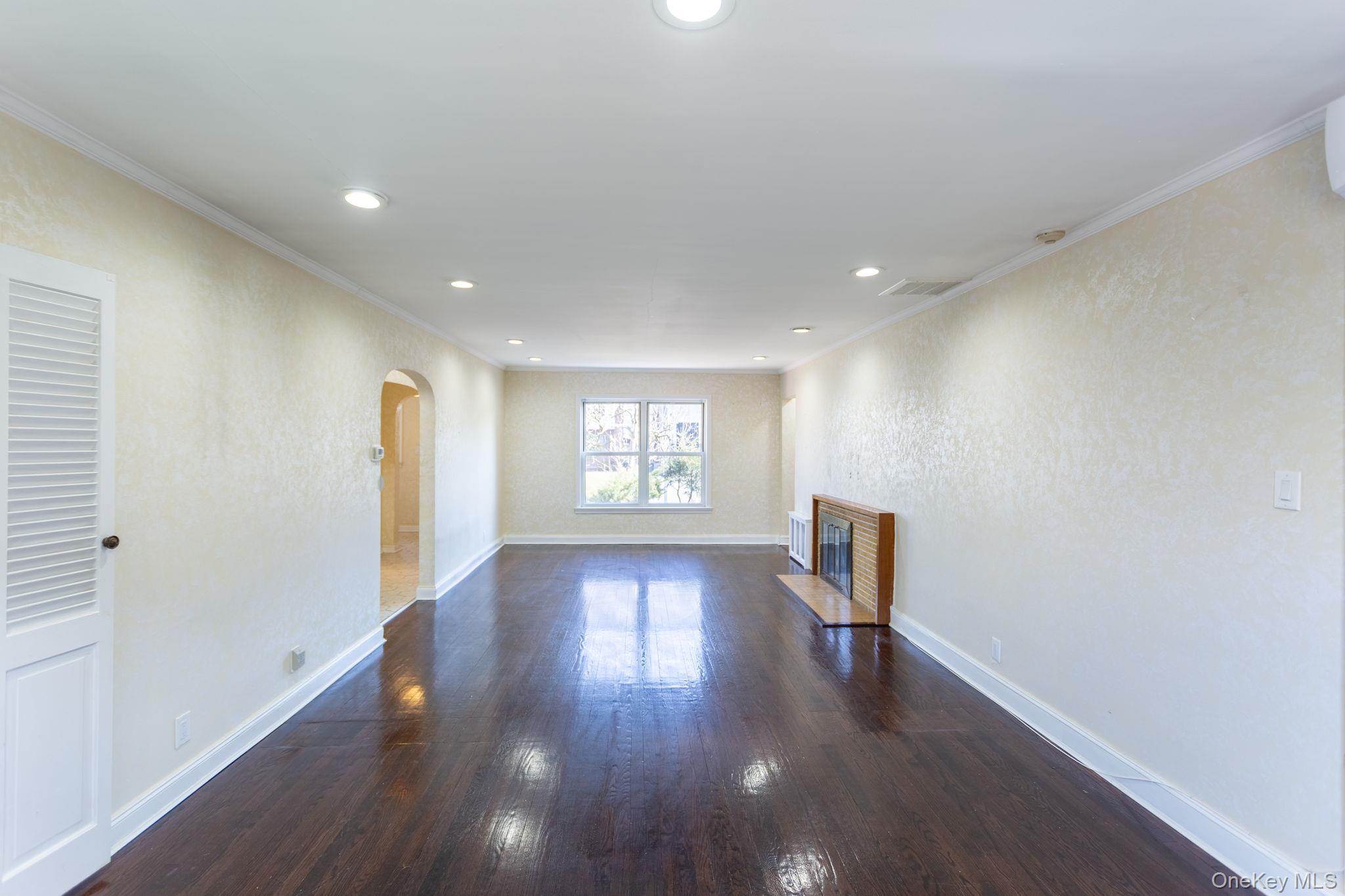 85-32 213th Street Property Photo 5